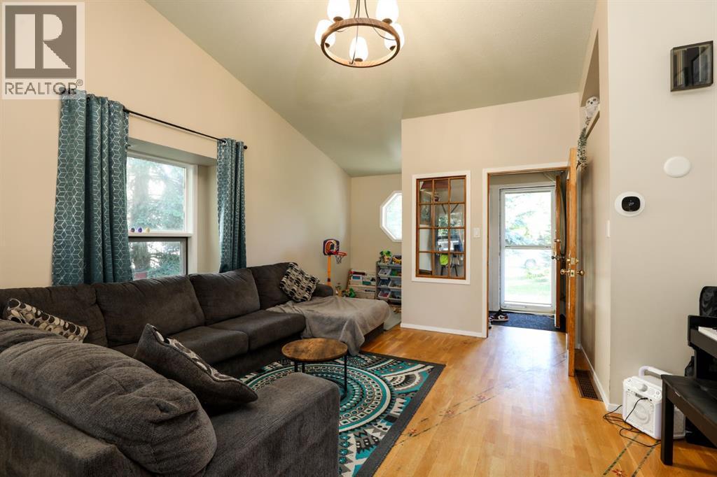 272 E 2 Avenue S - 6