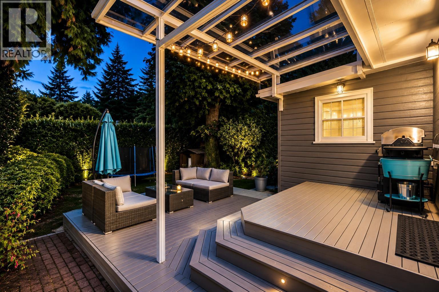 6431 ROSEBERY AVENUE, West Vancouver