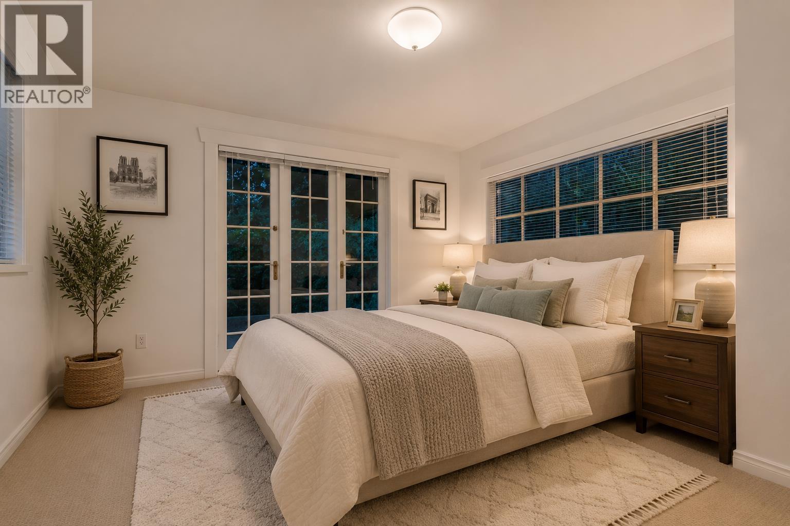 6431 ROSEBERY AVENUE, West Vancouver