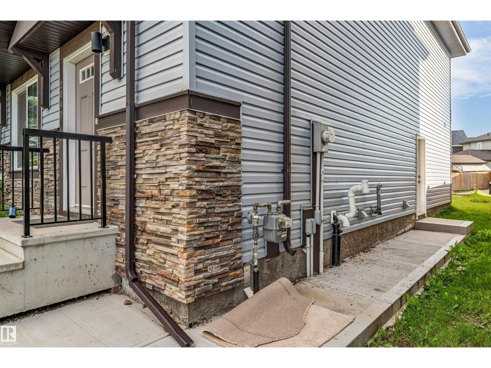 2040 24 ST NW - 38
