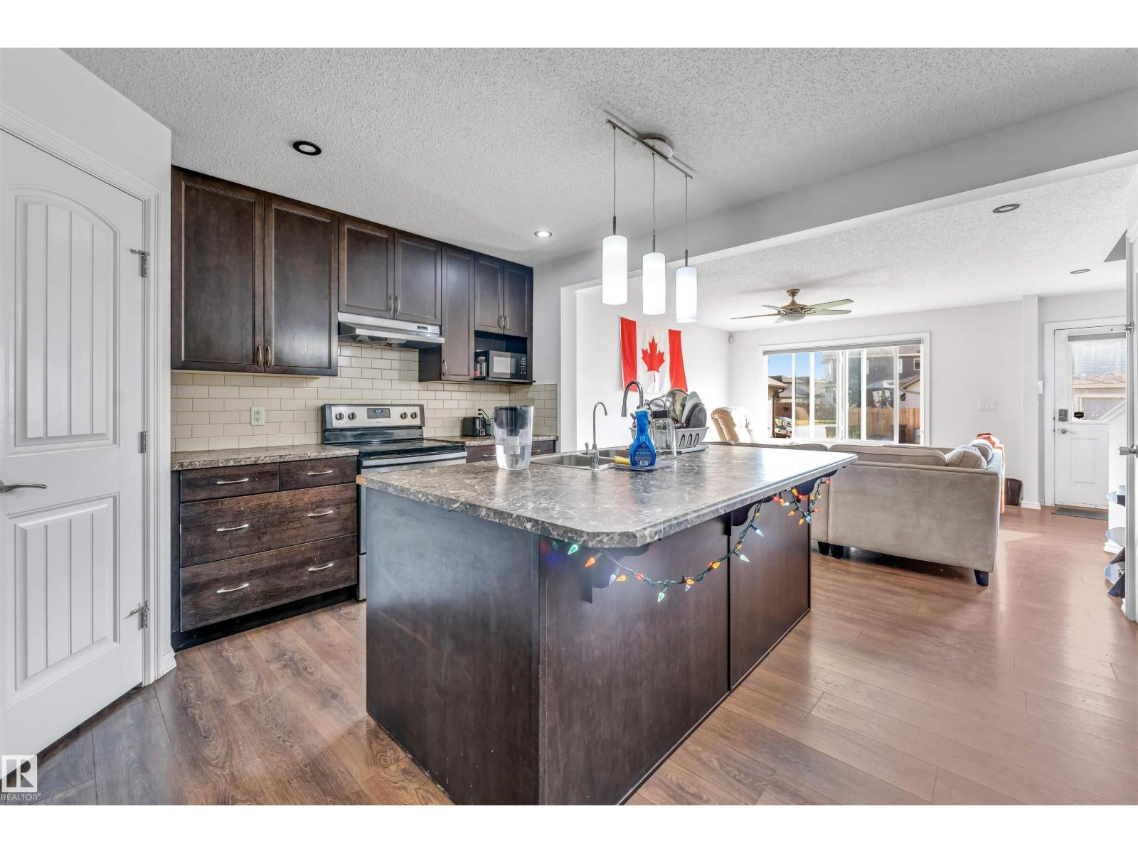 2040 24 ST NW - 4