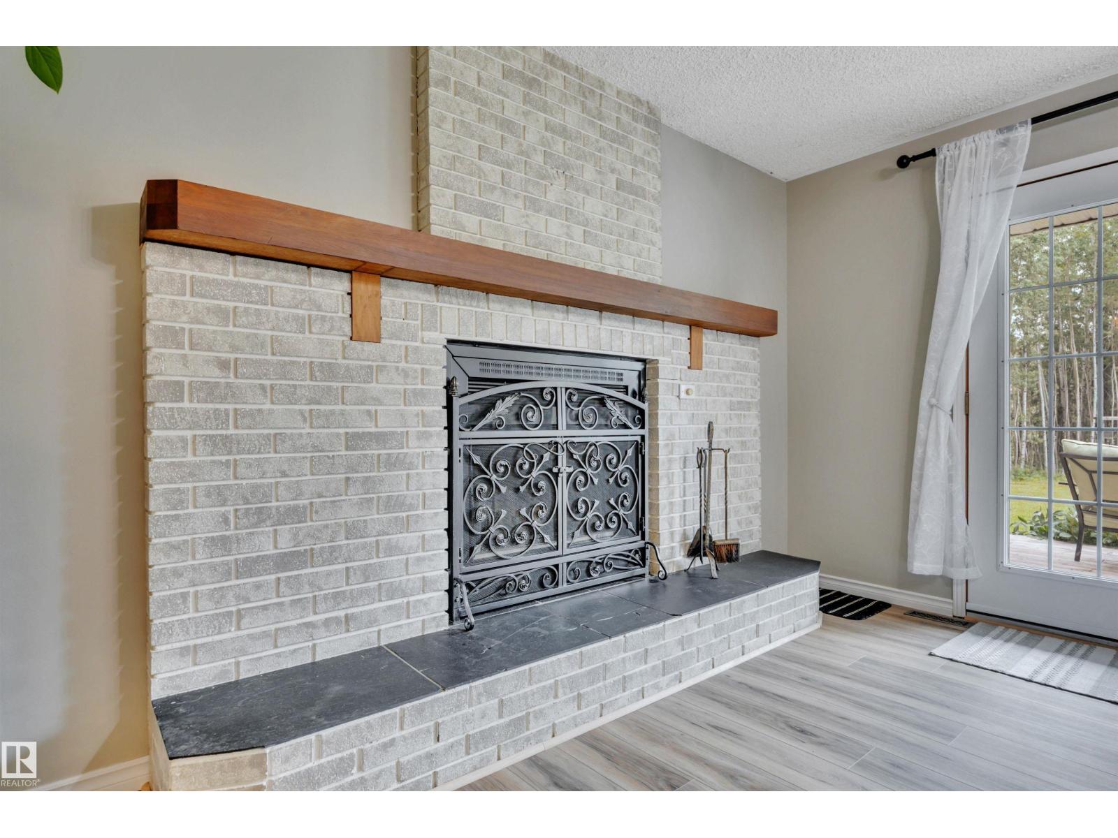 1 461008 RGE ROAD 10 - 14