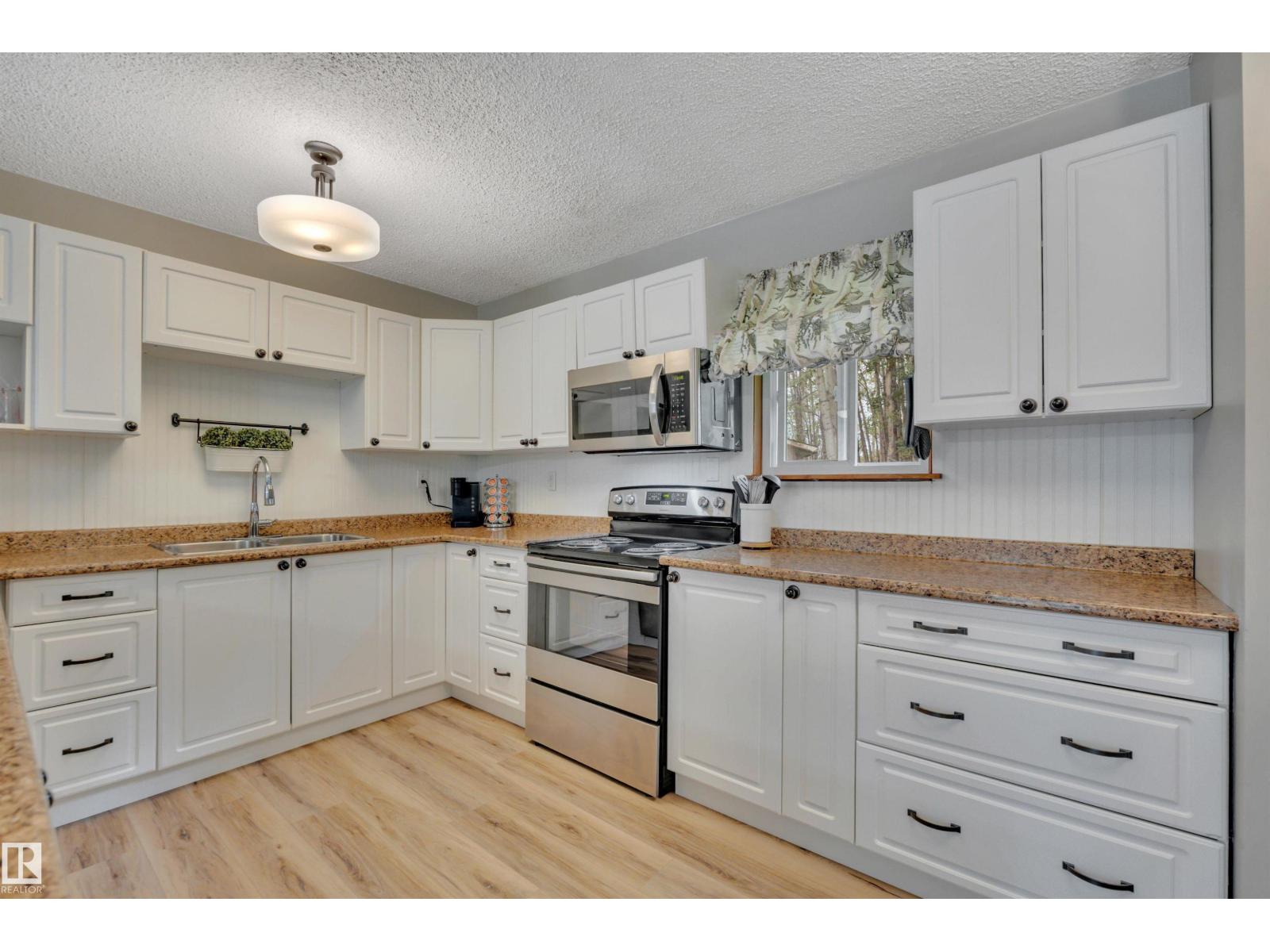 1 461008 RGE ROAD 10 - 16
