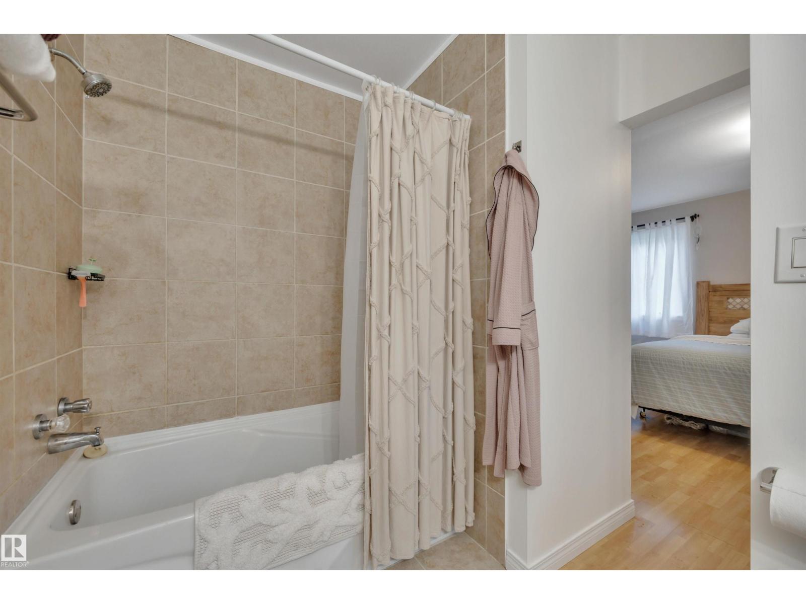 1 461008 RGE ROAD 10 - 33