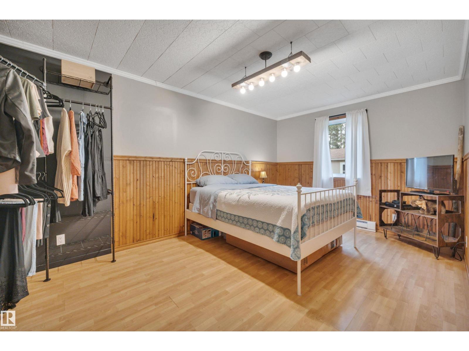 1 461008 RGE ROAD 10 - 34