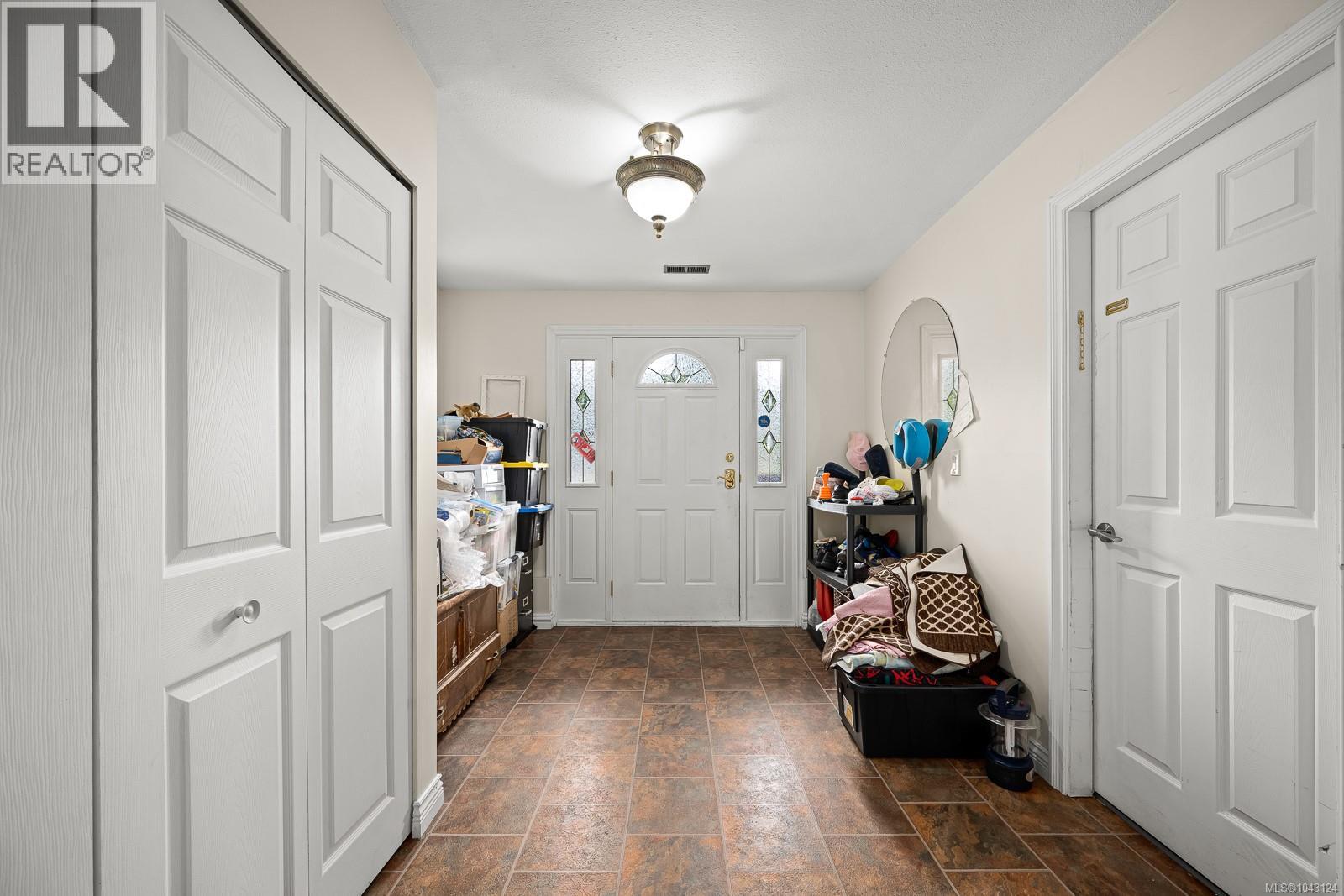 2560 Mabley Rd - 2