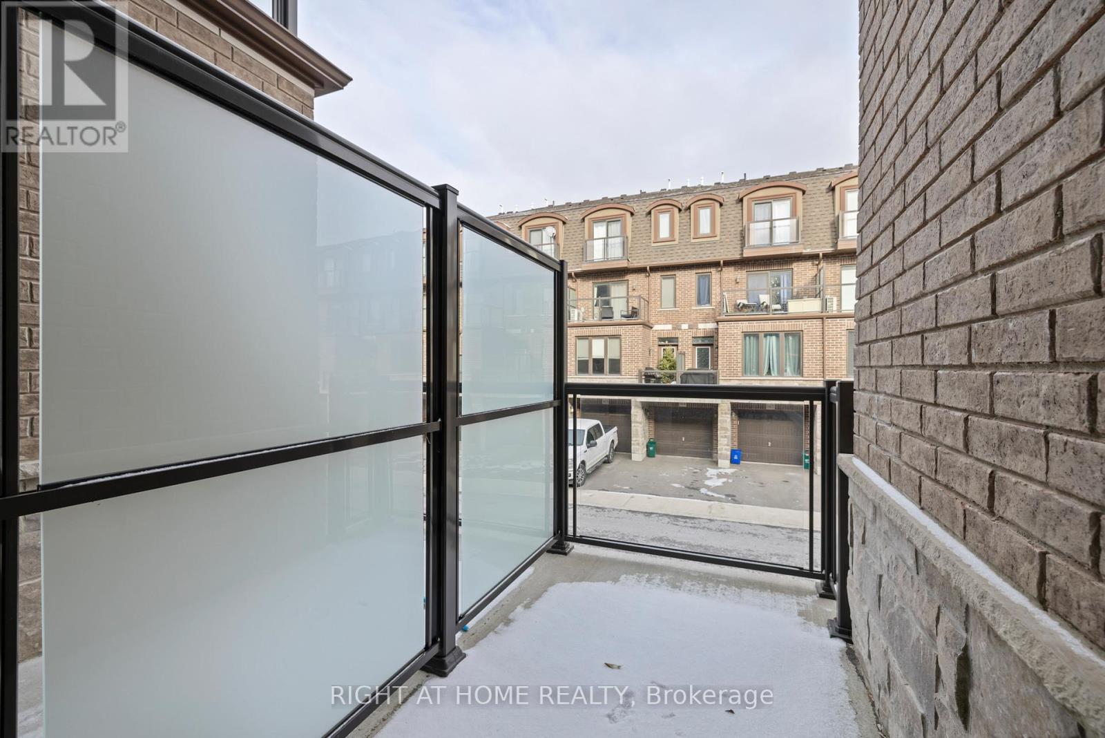 #56 445 ONTARIO STREET W - Image 9