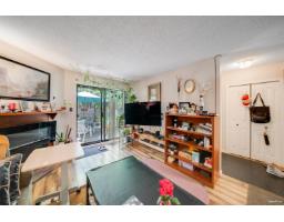 14828 Holly Park Lane, Surrey, BC V3R6Y2 Photo 9