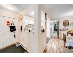 14828 Holly Park Lane, Surrey, BC V3R6Y2 Photo 13