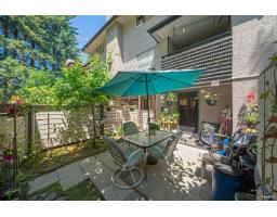 14828 Holly Park Lane, Surrey, BC V3R6Y2 Photo 19