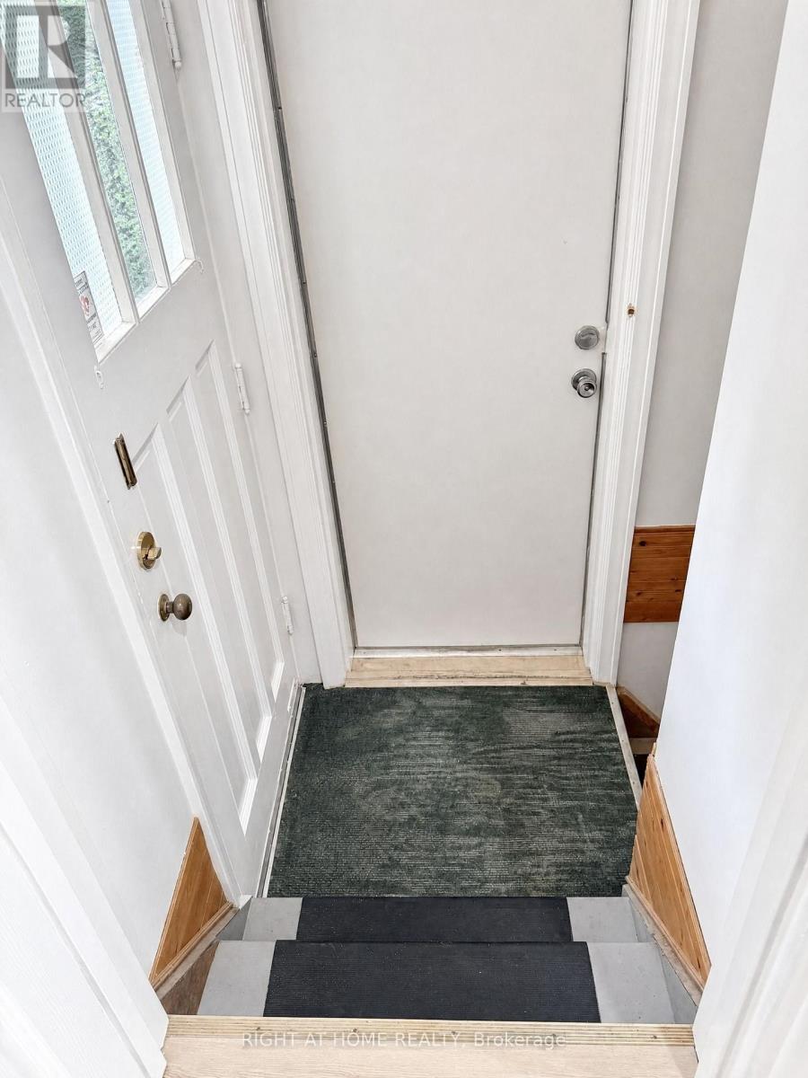 719 ROWNTREE AVENUE - 24