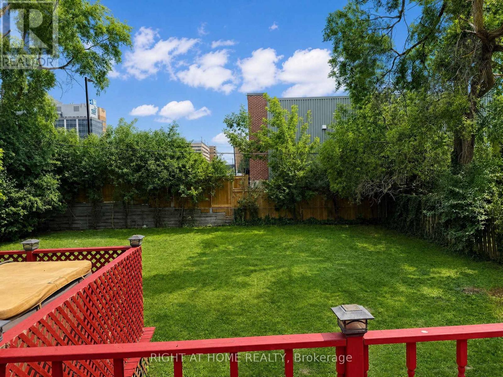 719 ROWNTREE AVENUE - 38