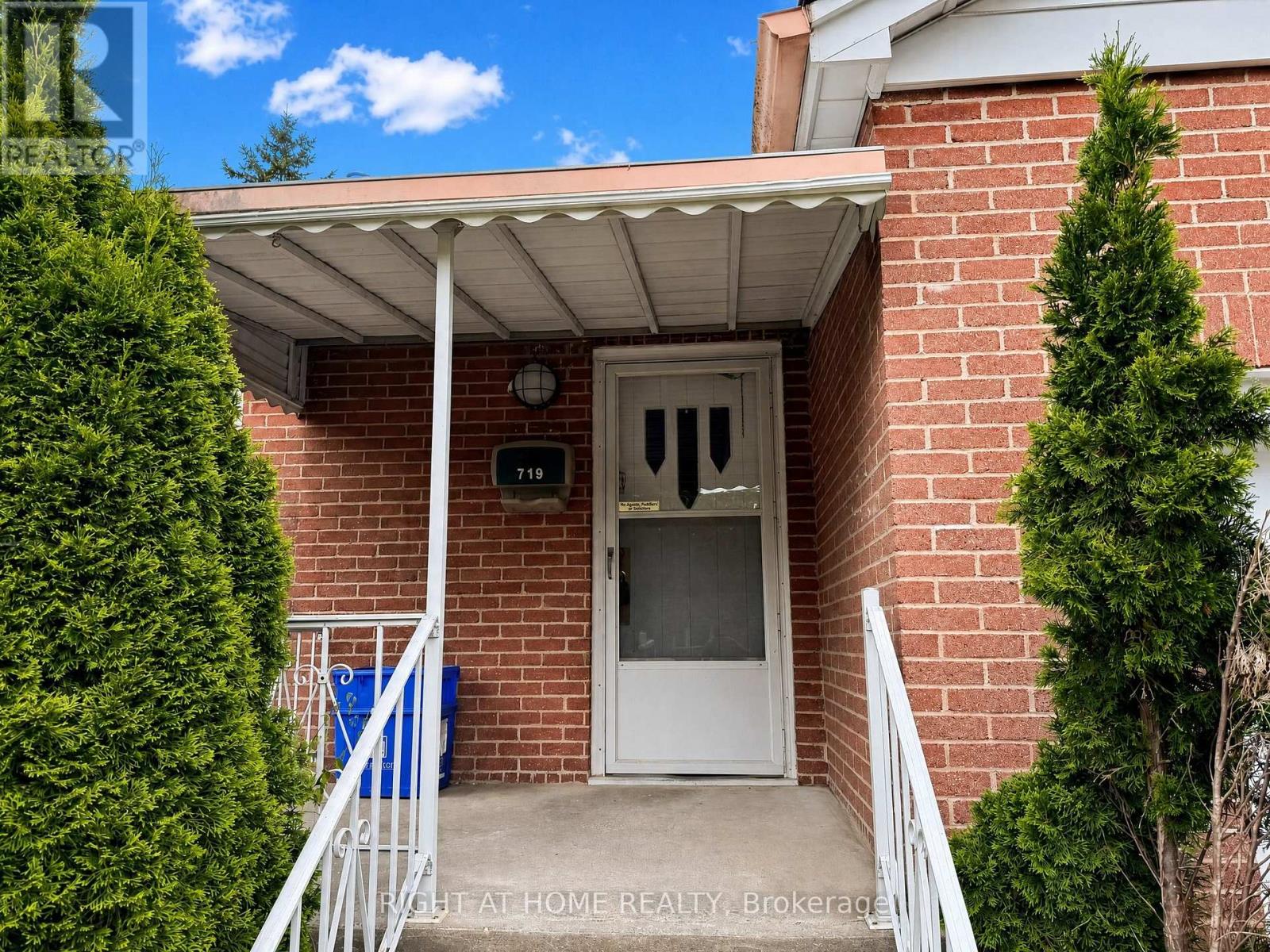 719 ROWNTREE AVENUE - 4