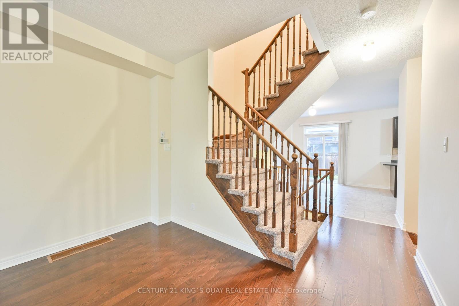 10 LUNDIGAN DRIVE - 5