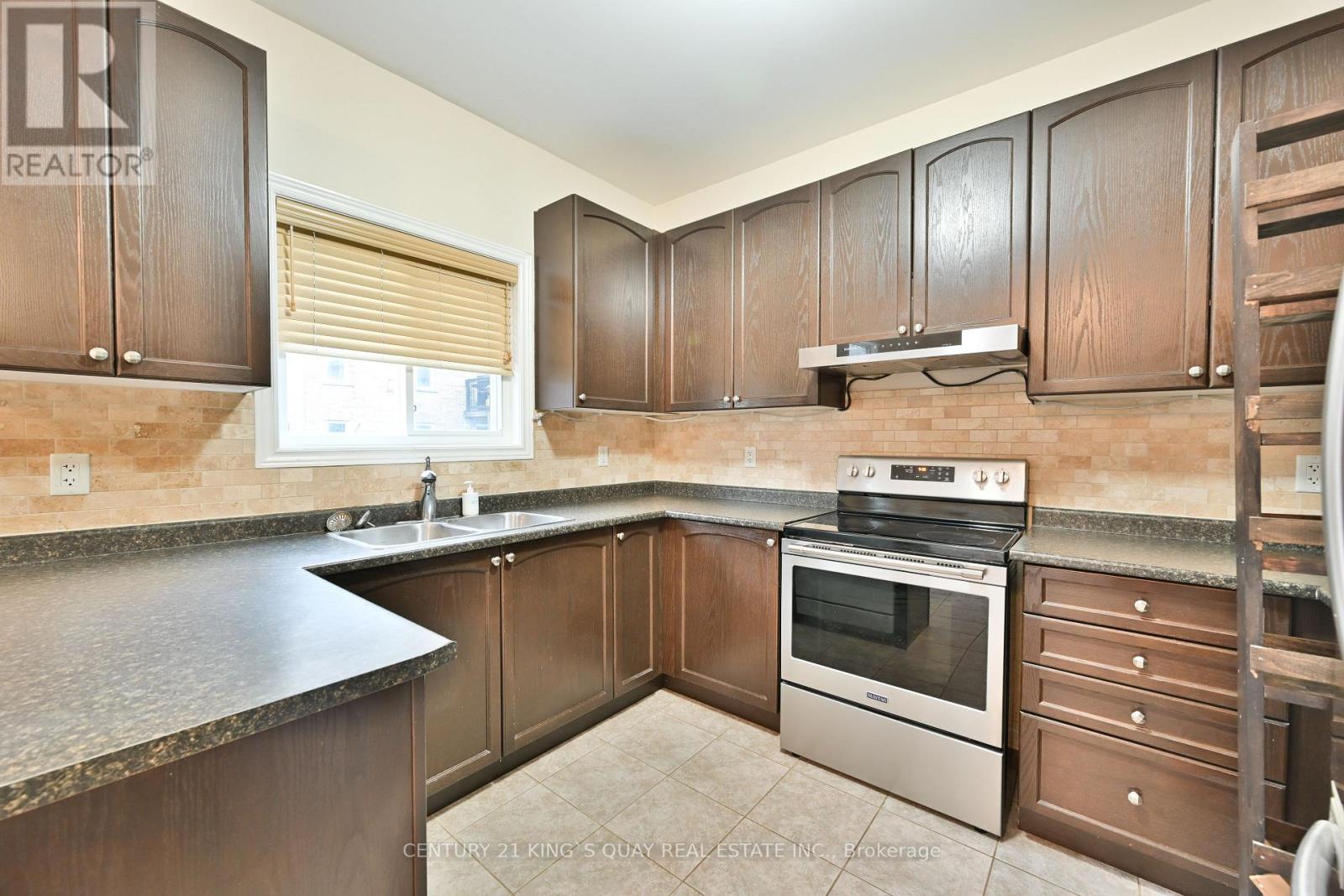 10 LUNDIGAN DRIVE - 3