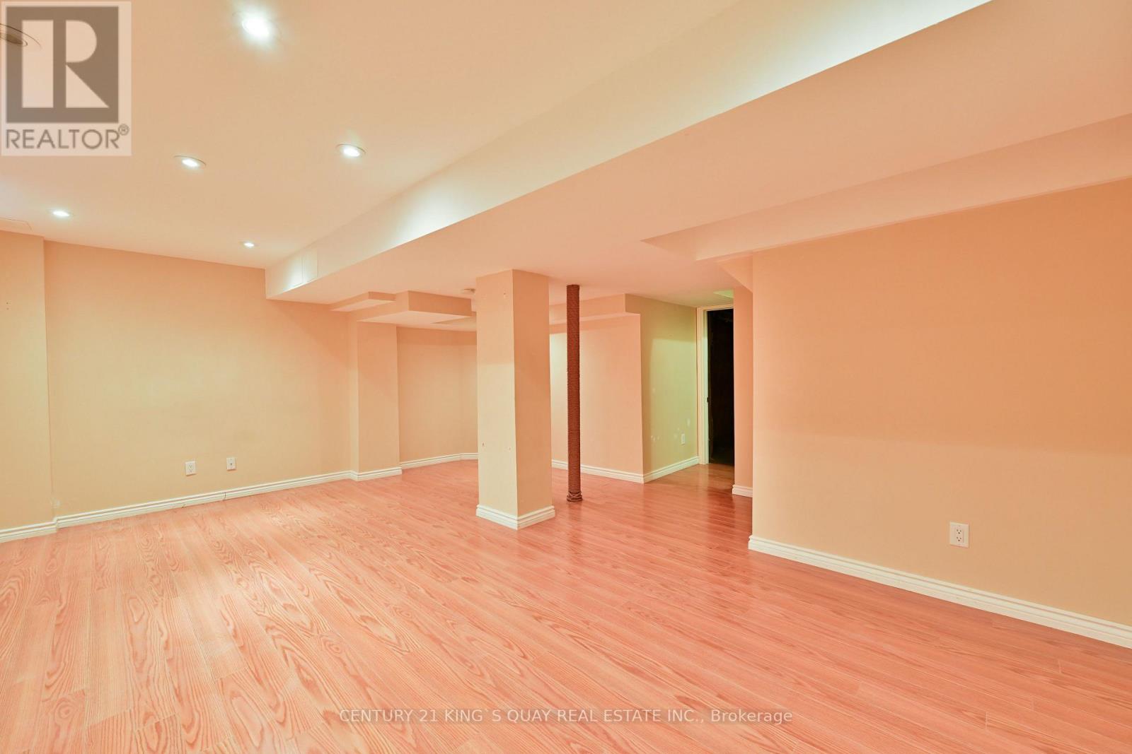 10 LUNDIGAN DRIVE - 19