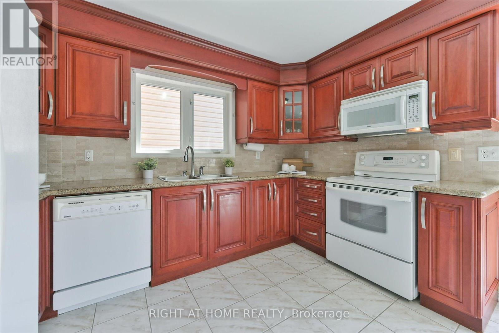 94 MOYNAHAN CRESCENT - Image 18
