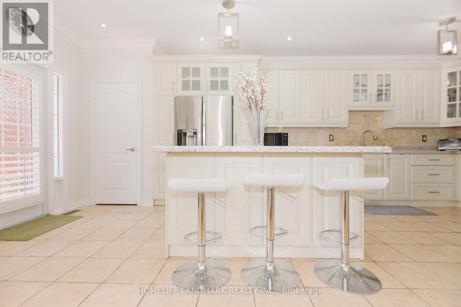 3432 EGLINTON AVENUE W - 11