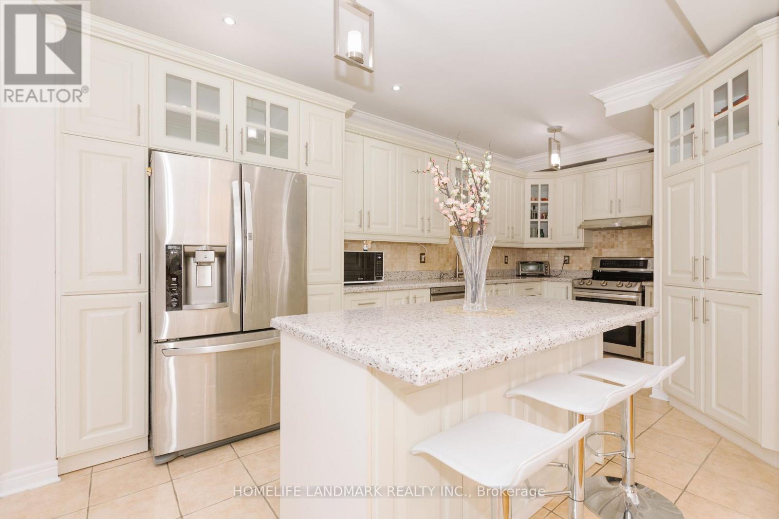 3432 EGLINTON AVENUE W - 12
