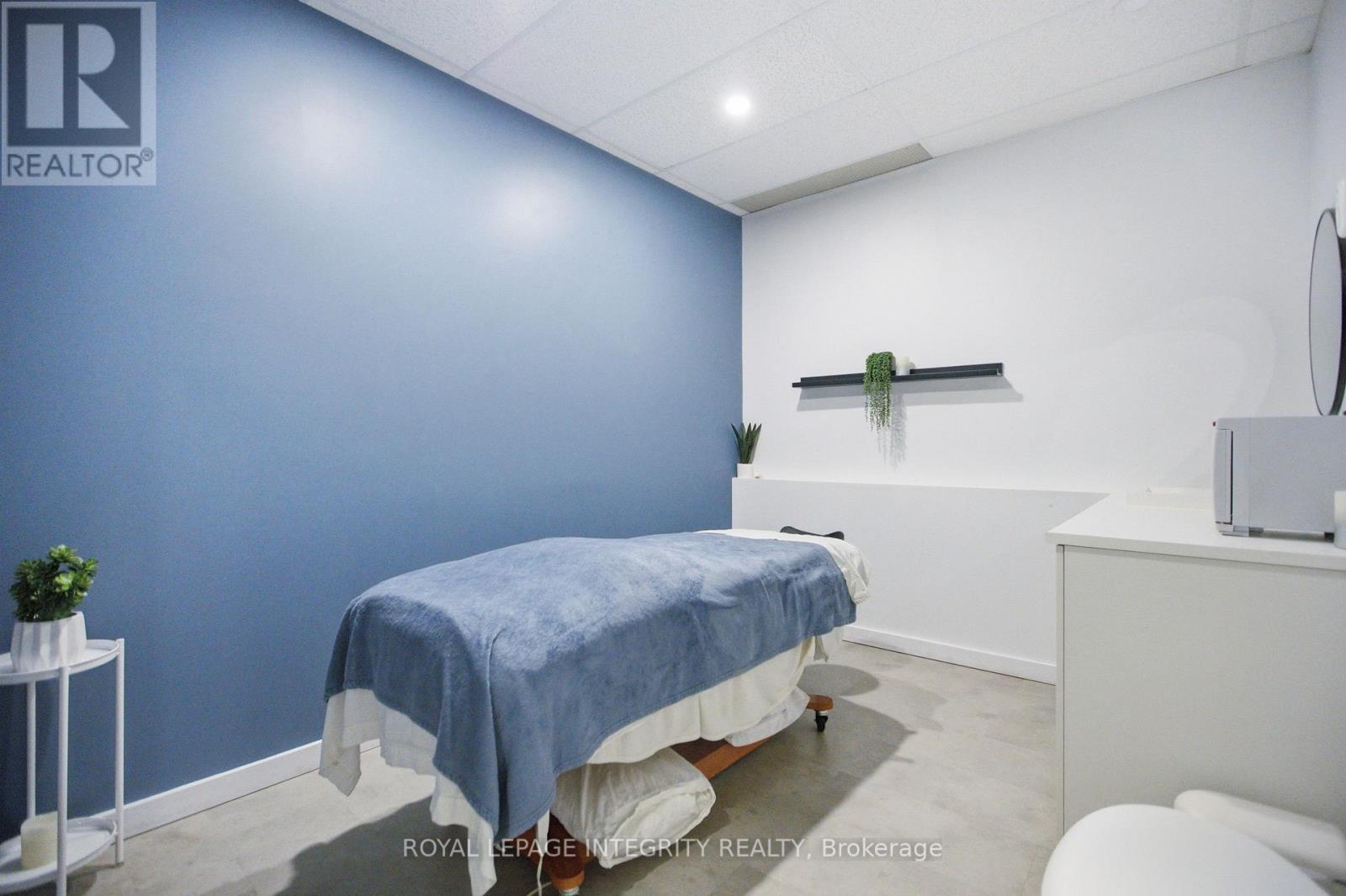 UNIT #7 – 100 MADAWASKA BOULEVARD, Ottawa. Luxury613. By Peter Sagos - Image 9