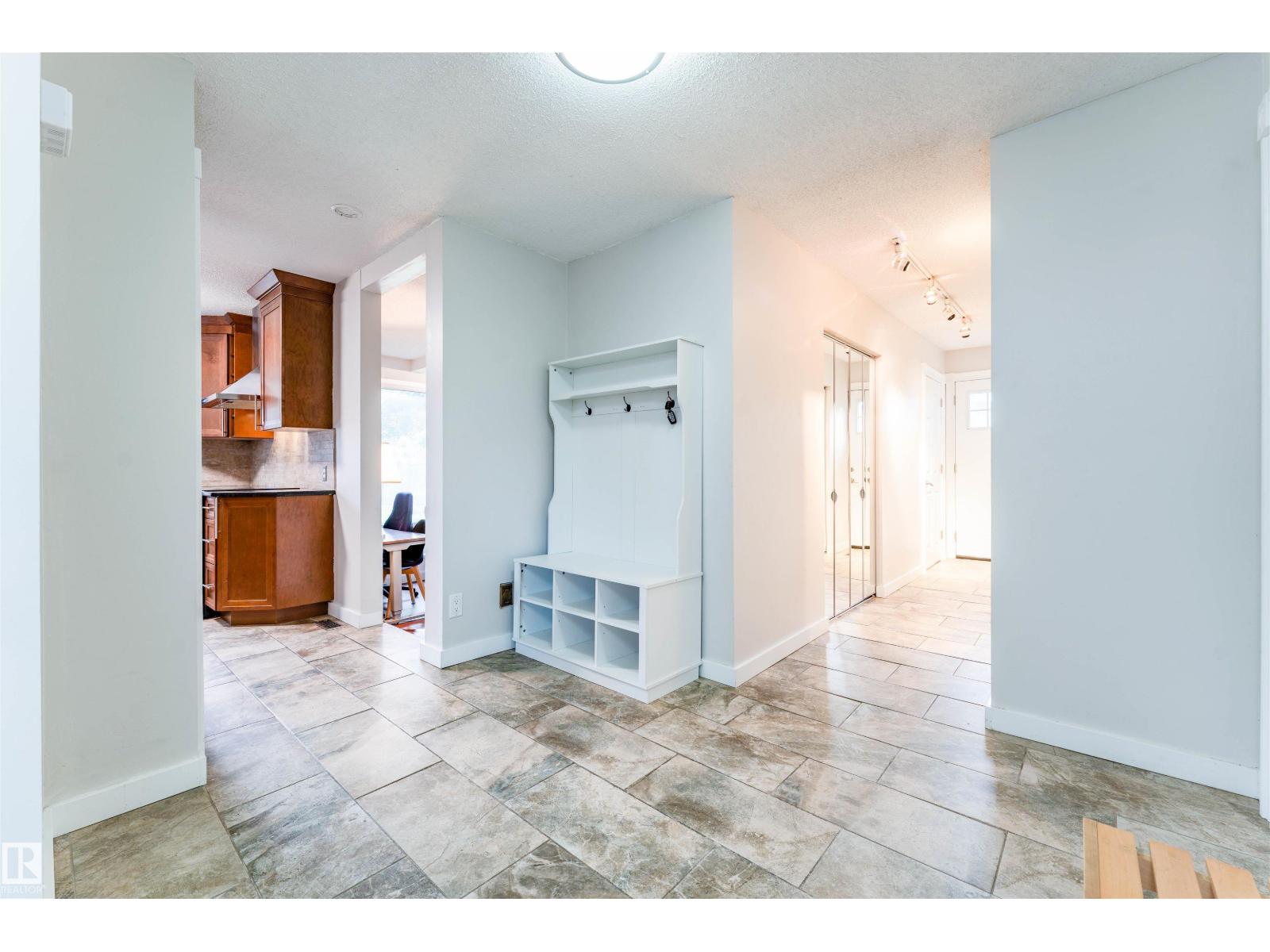 5212 142 ST NW - 30