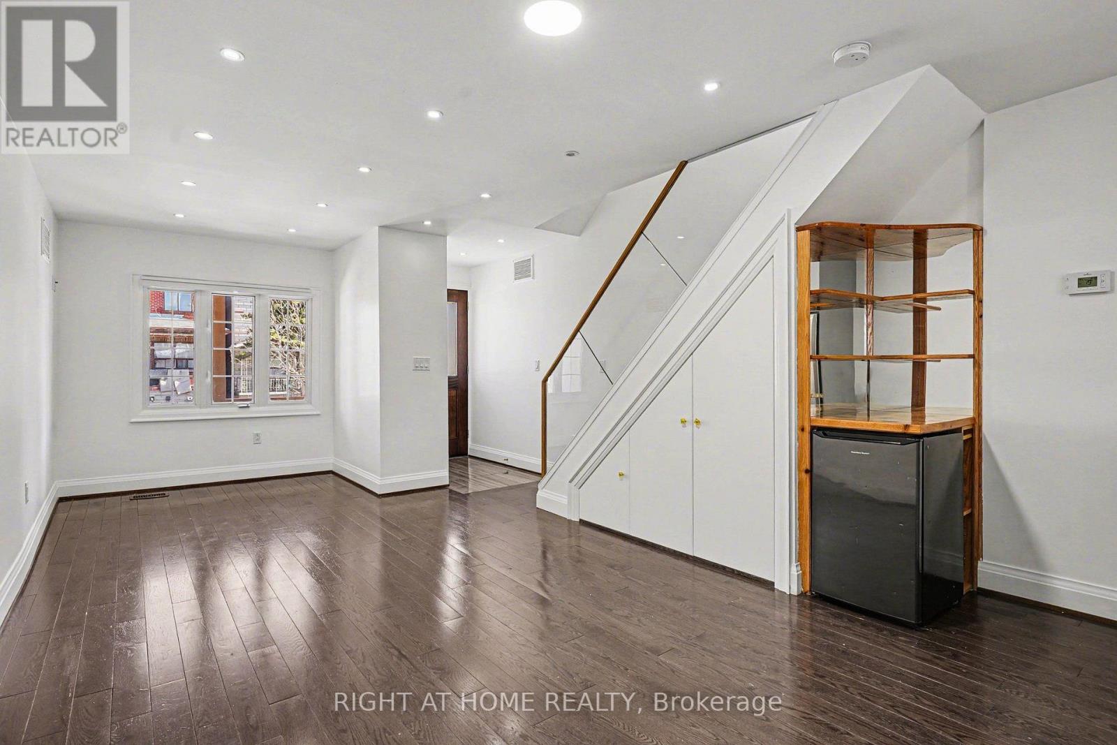 174 ROSETHORN AVENUE - 5