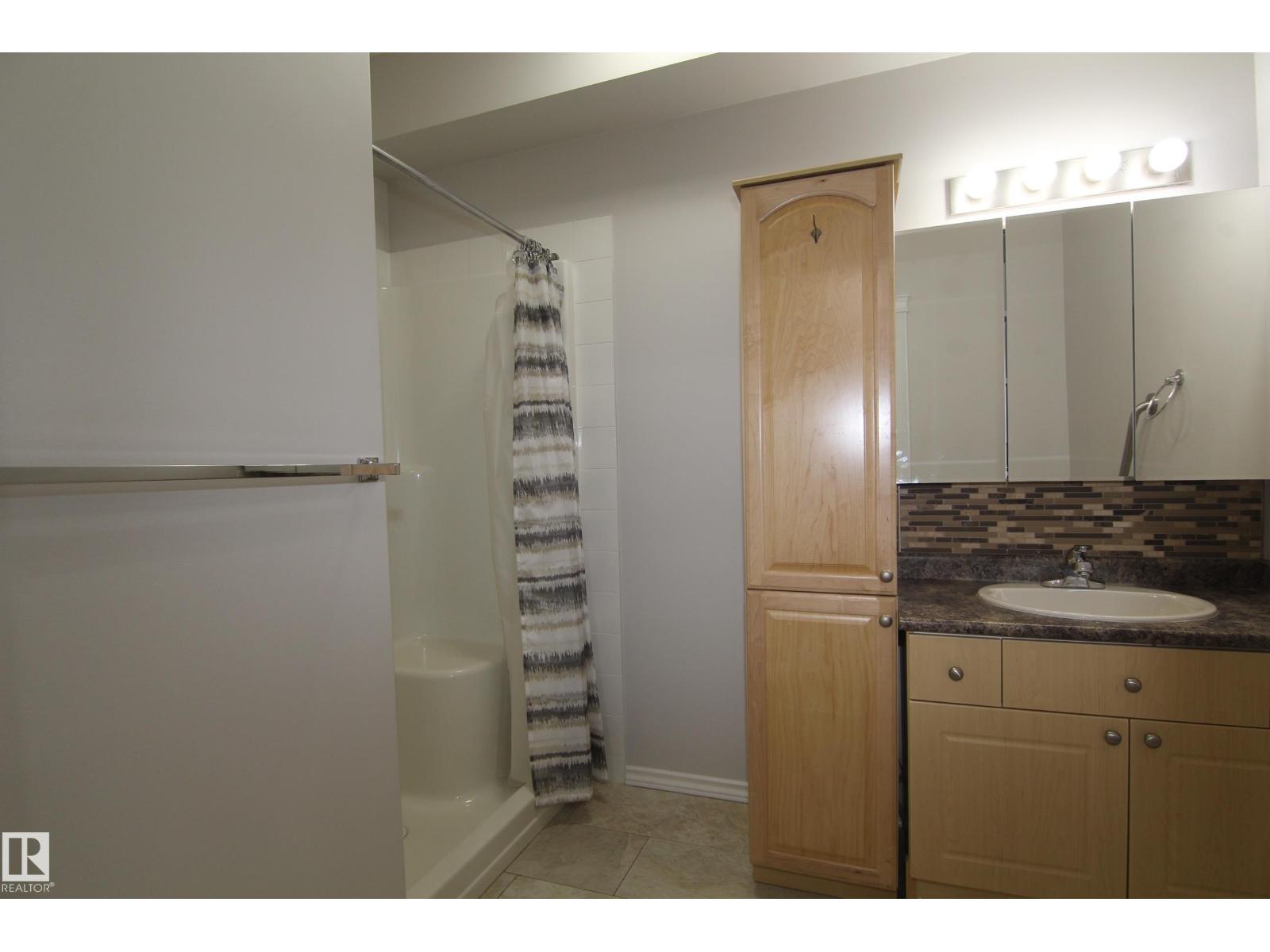#127 8802 SOUTHFORT Drive - 20