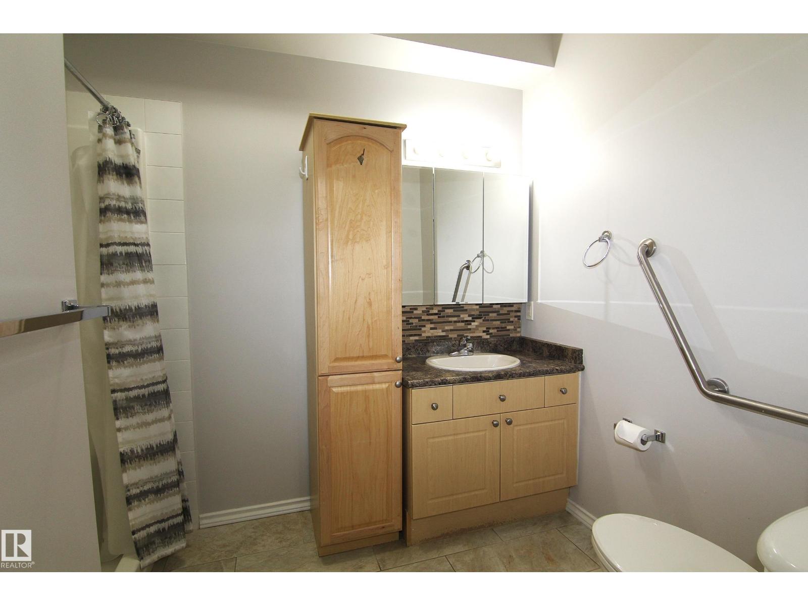 #127 8802 SOUTHFORT Drive - 19
