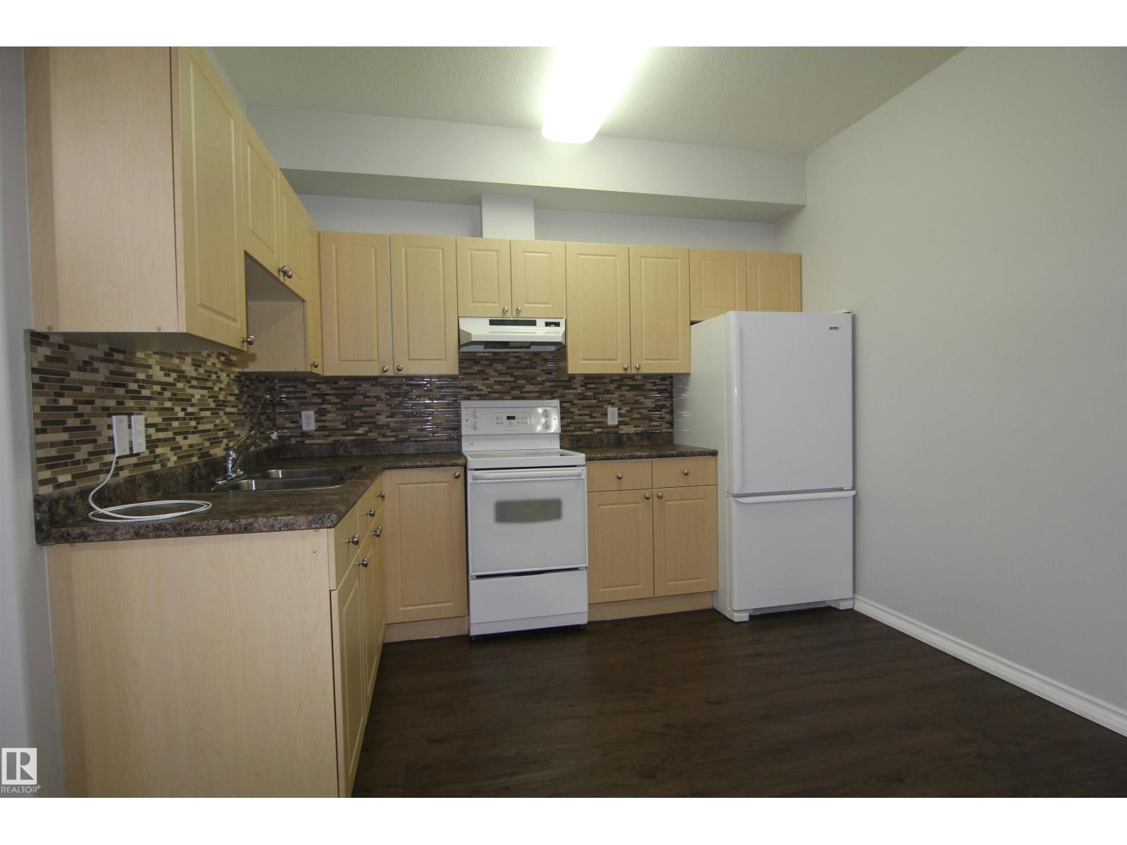 #127 8802 SOUTHFORT Drive - 6
