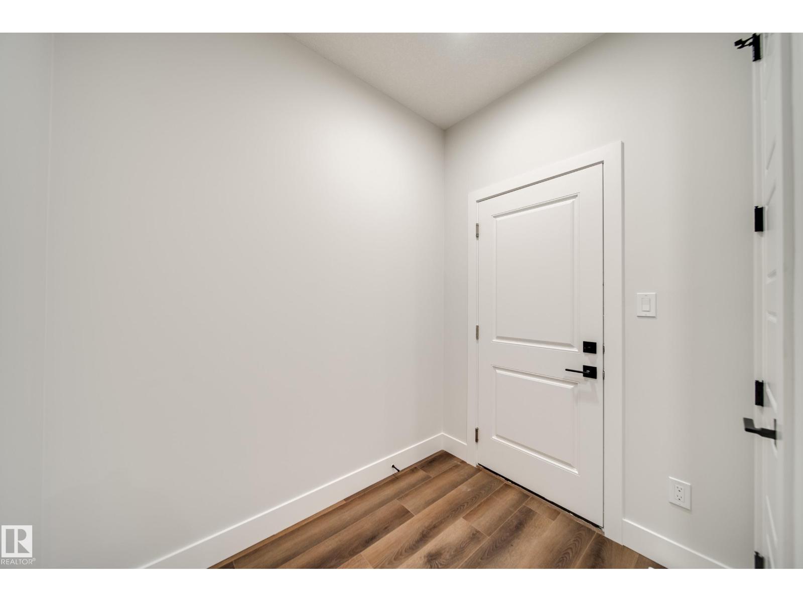 8808 183 AV NW - 5