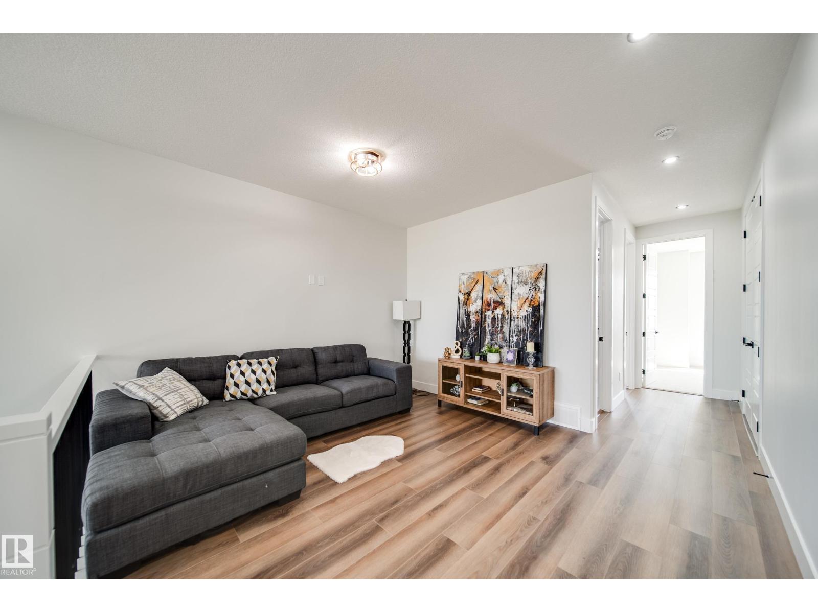 8808 183 AV NW - 21
