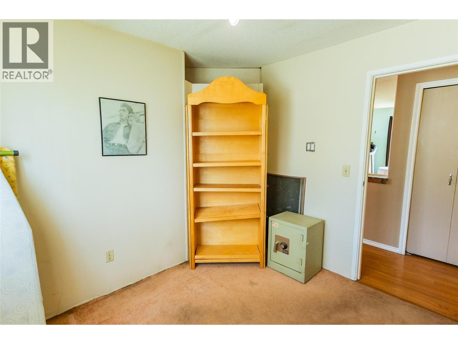 4828 / 4830 47 Avenue - 25