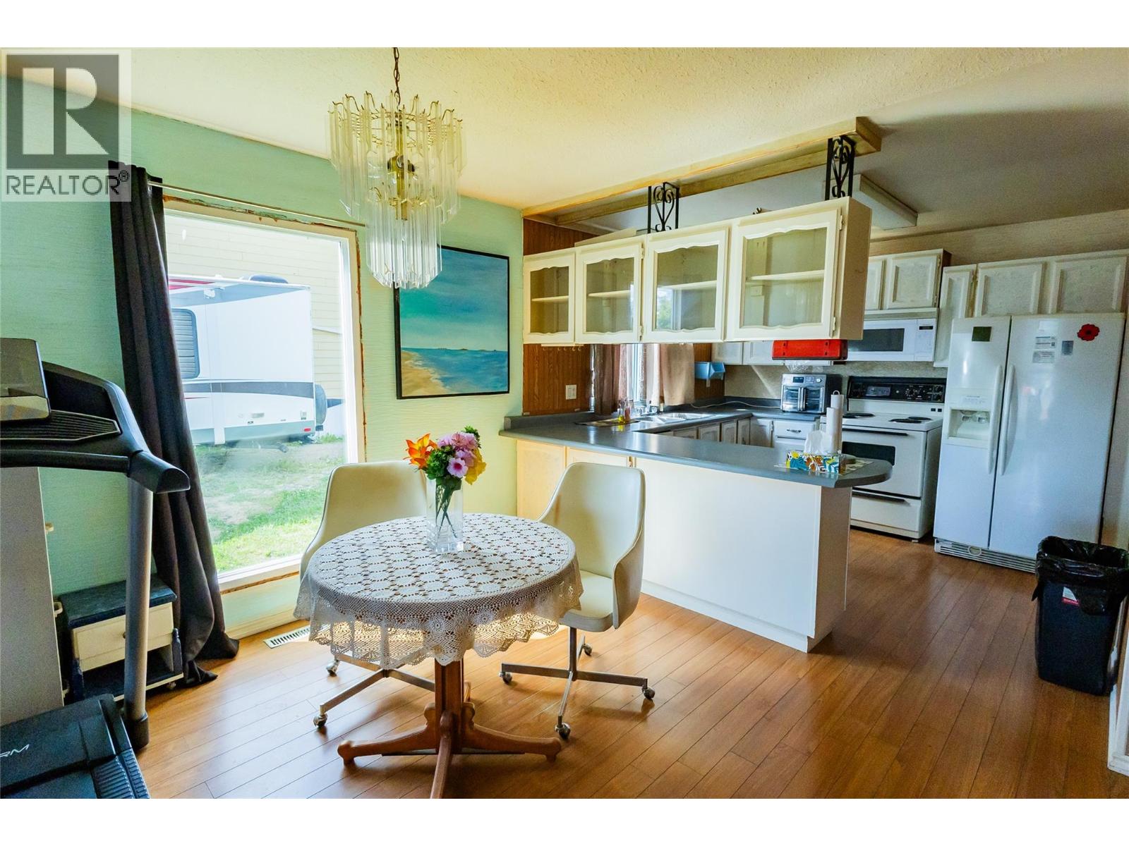 4828 / 4830 47 Avenue - 10