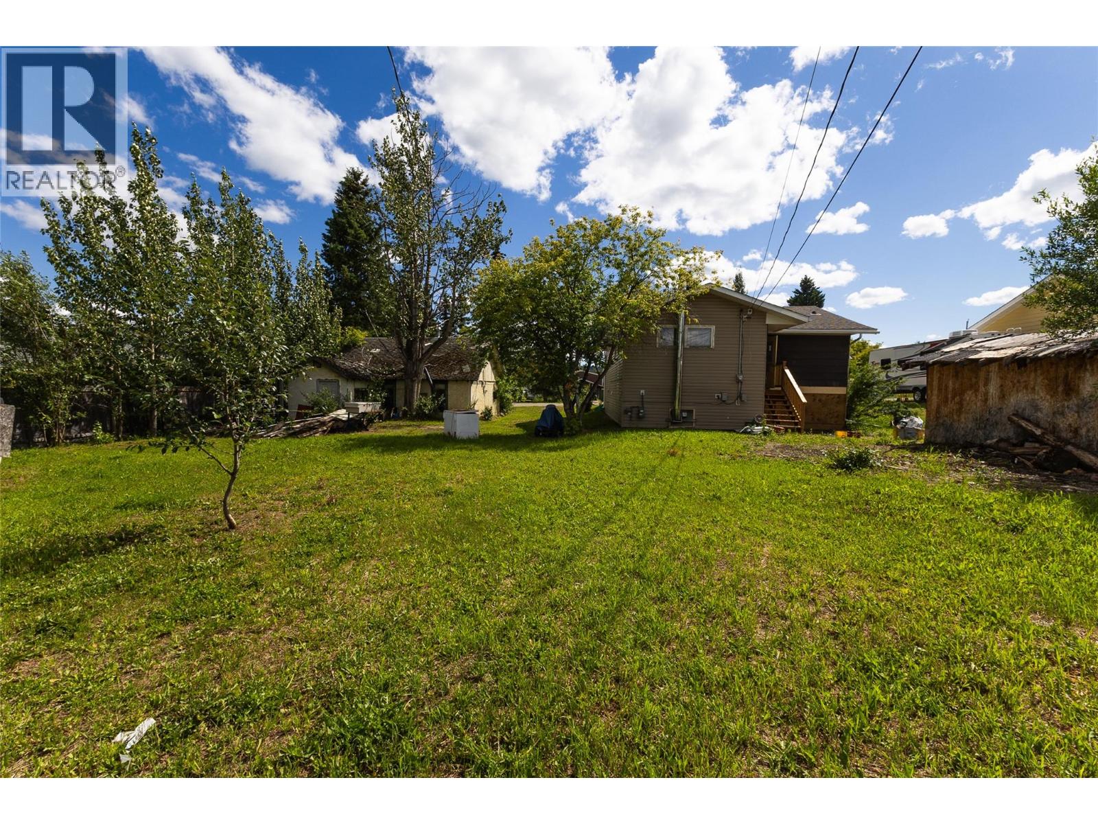 4828 / 4830 47 Avenue - 34