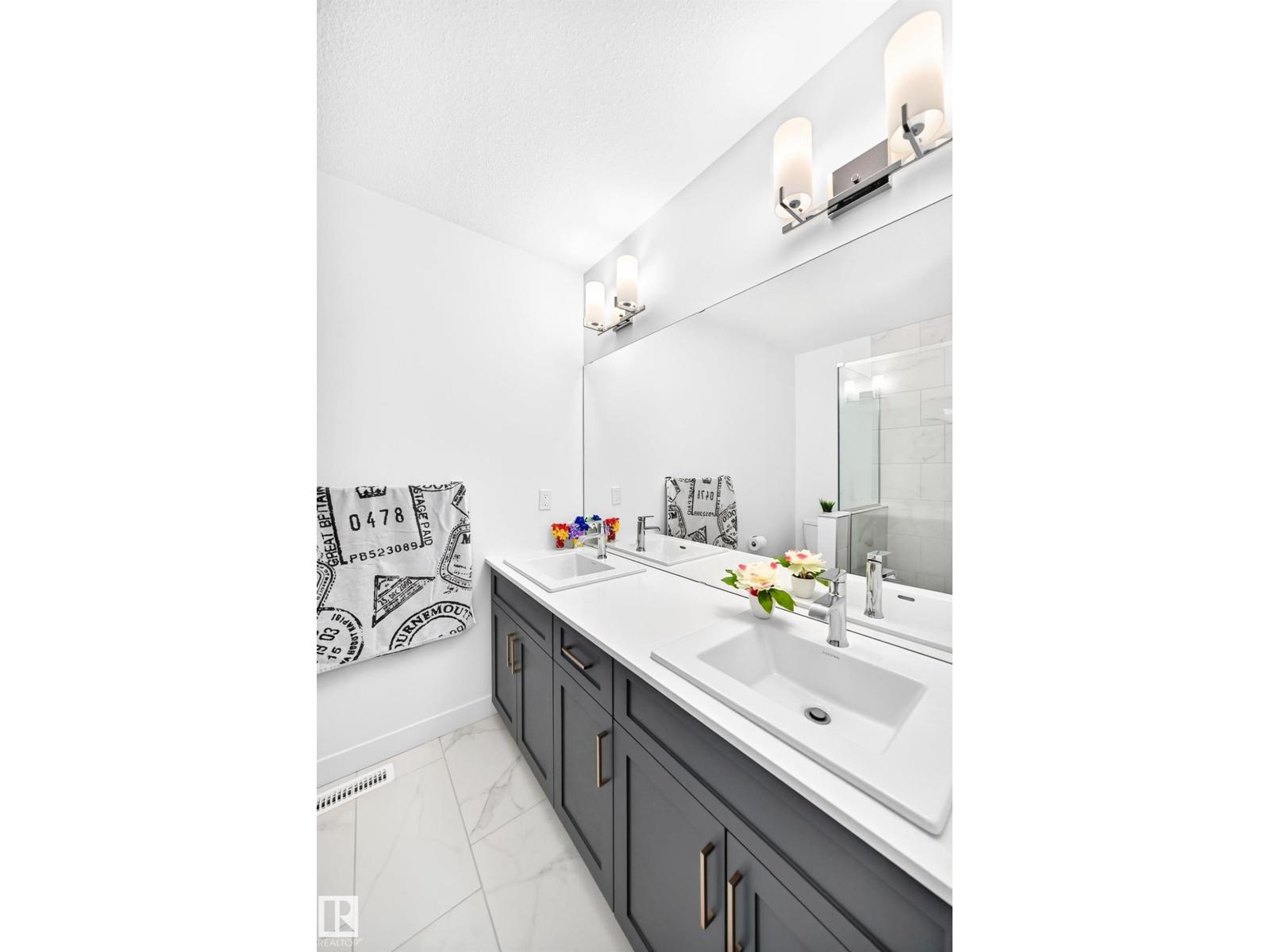 4027 Hawthorn LI SW - 32