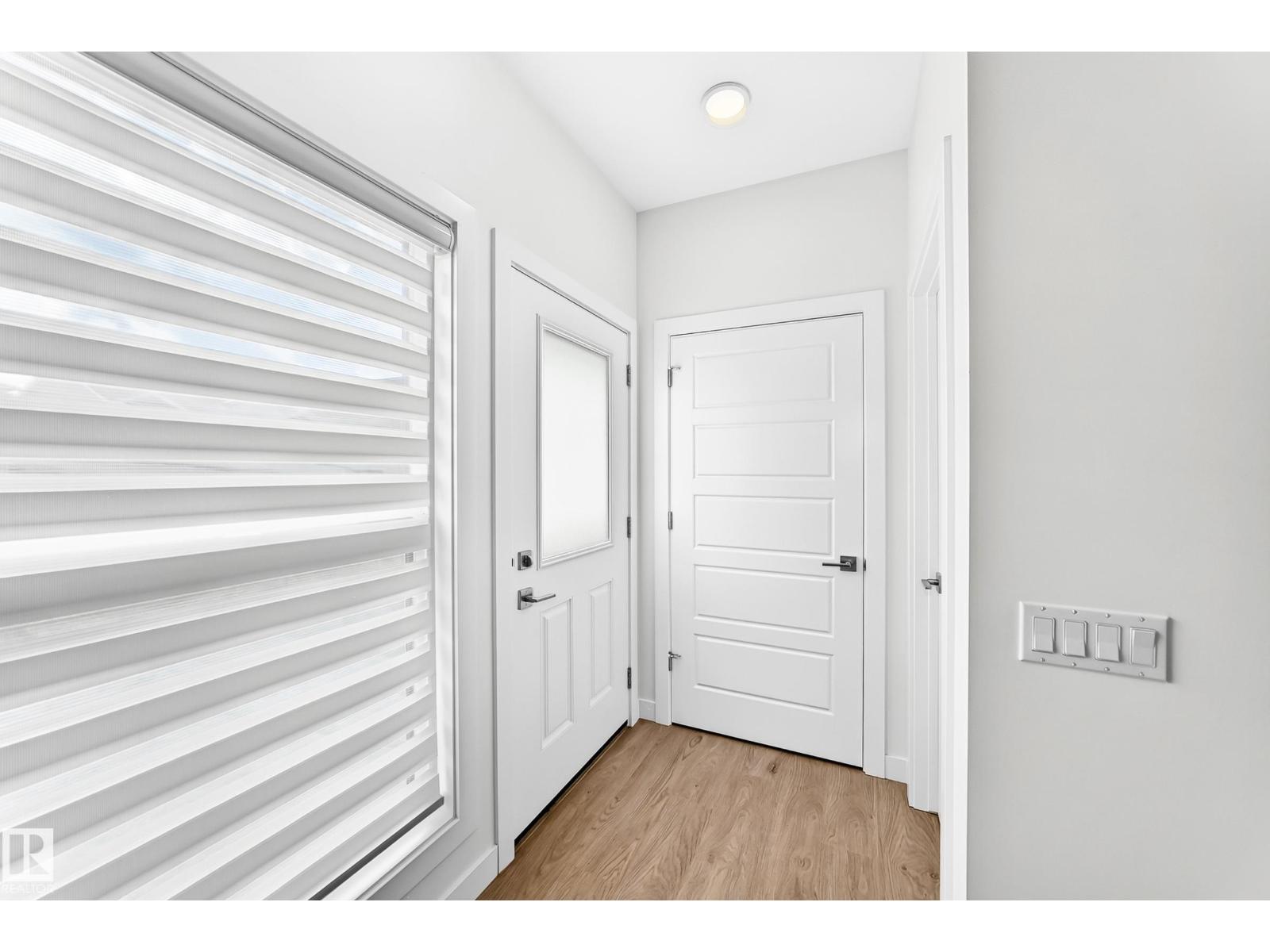 4027 Hawthorn LI SW - 44