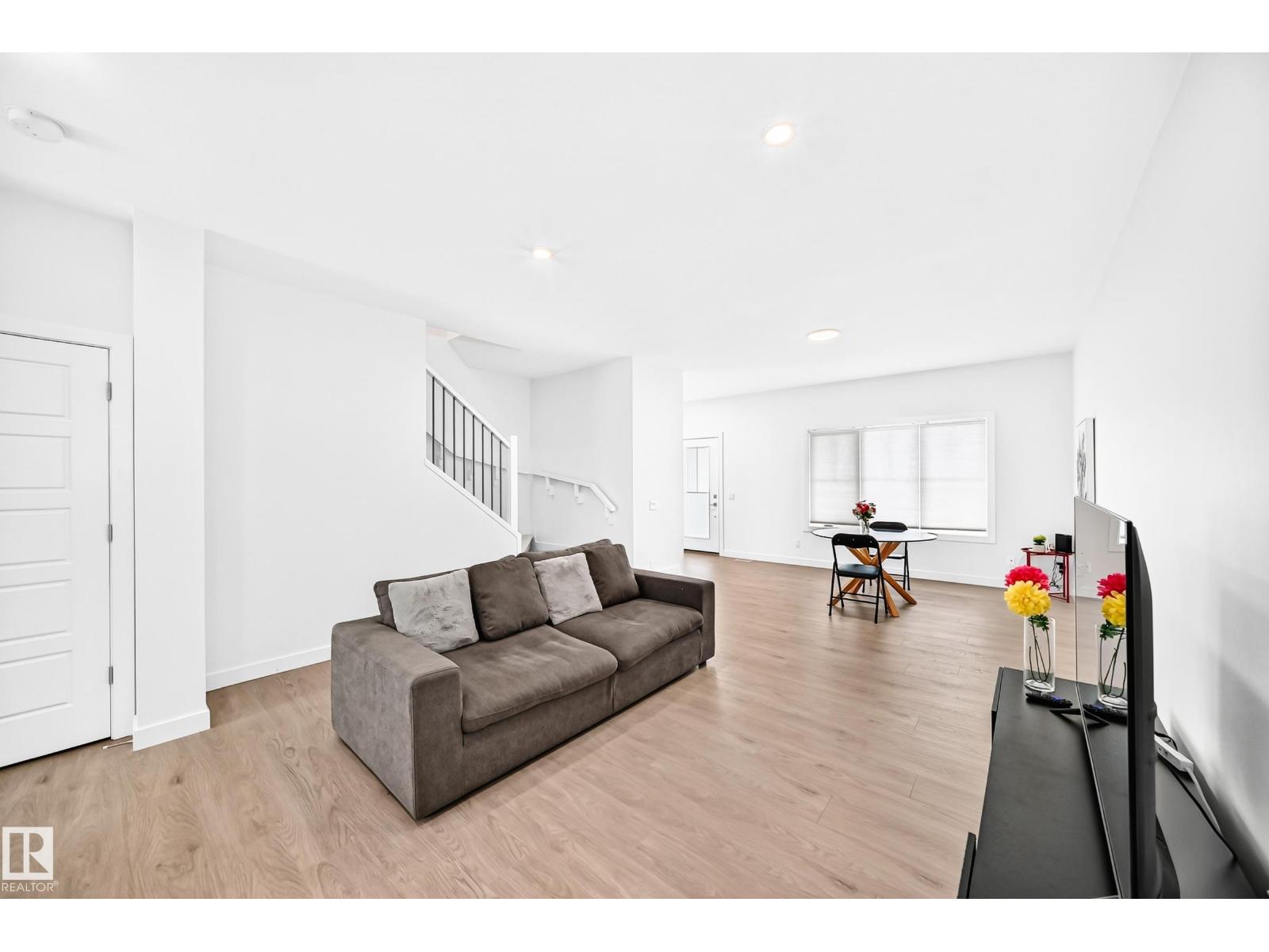 4027 Hawthorn LI SW - 10