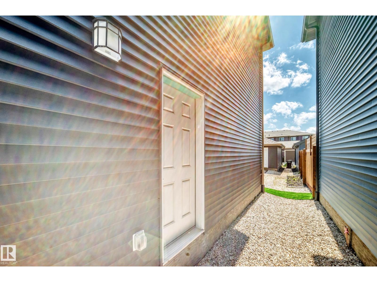 4027 Hawthorn LI SW - 46