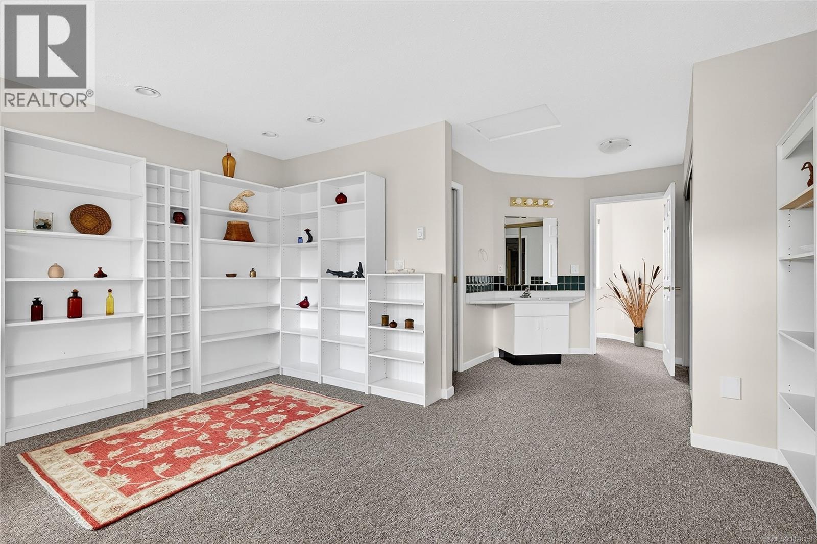 #8 130 Corbett Rd - 19