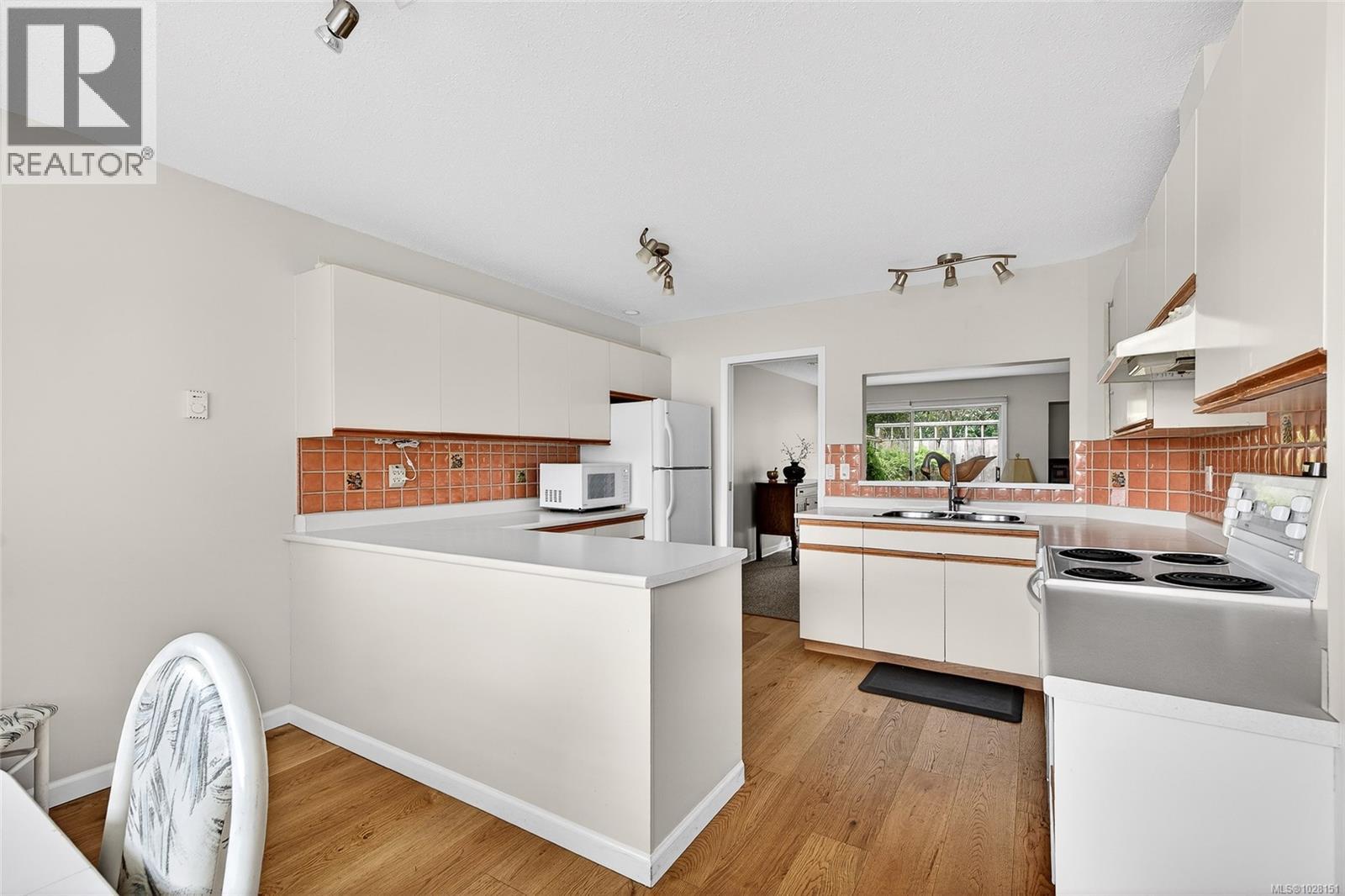 #8 130 Corbett Rd - 4