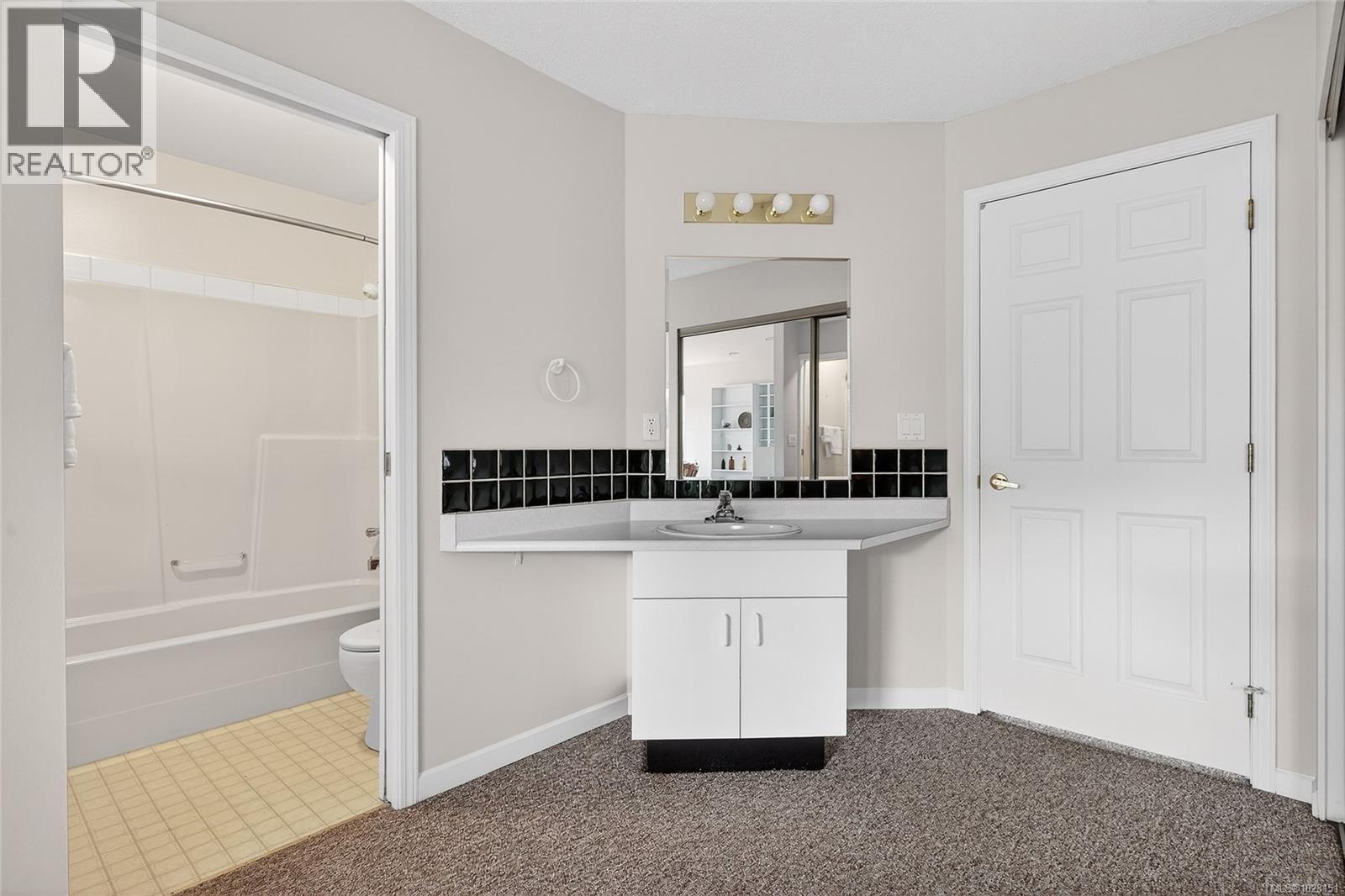 #8 130 Corbett Rd - 21