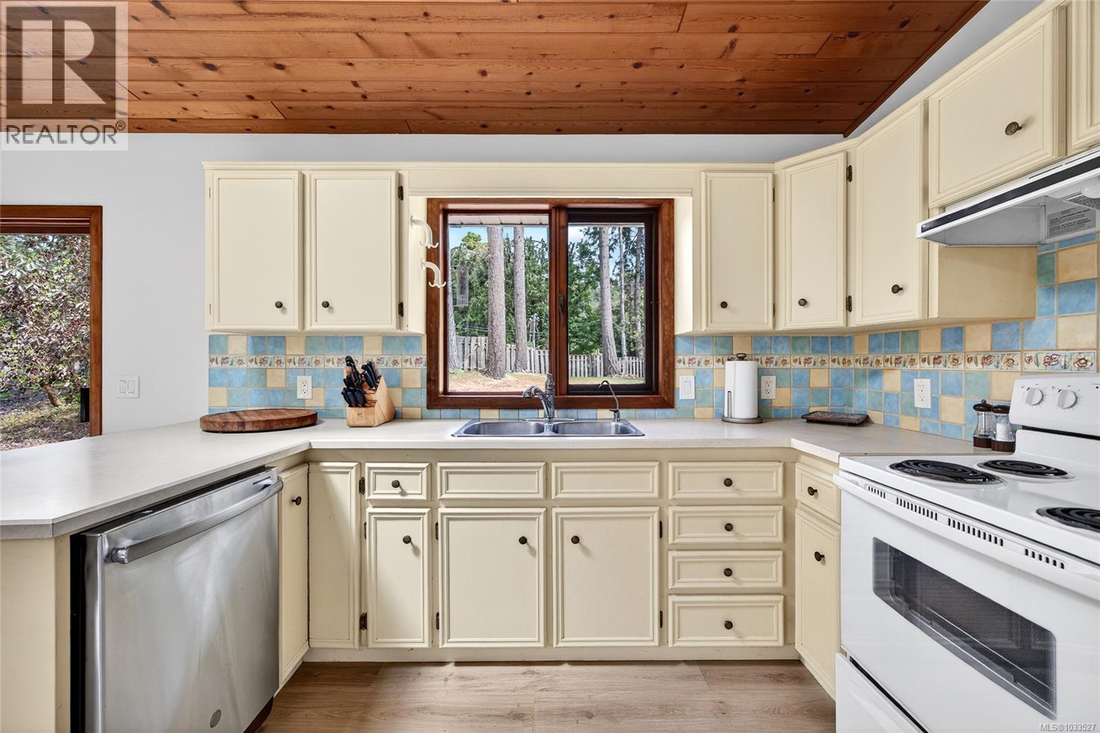 140 Quarry Dr - Image 13