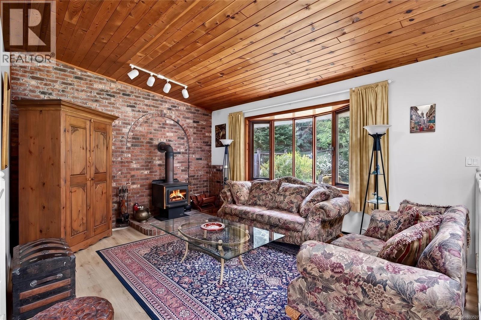140 Quarry Dr - 5