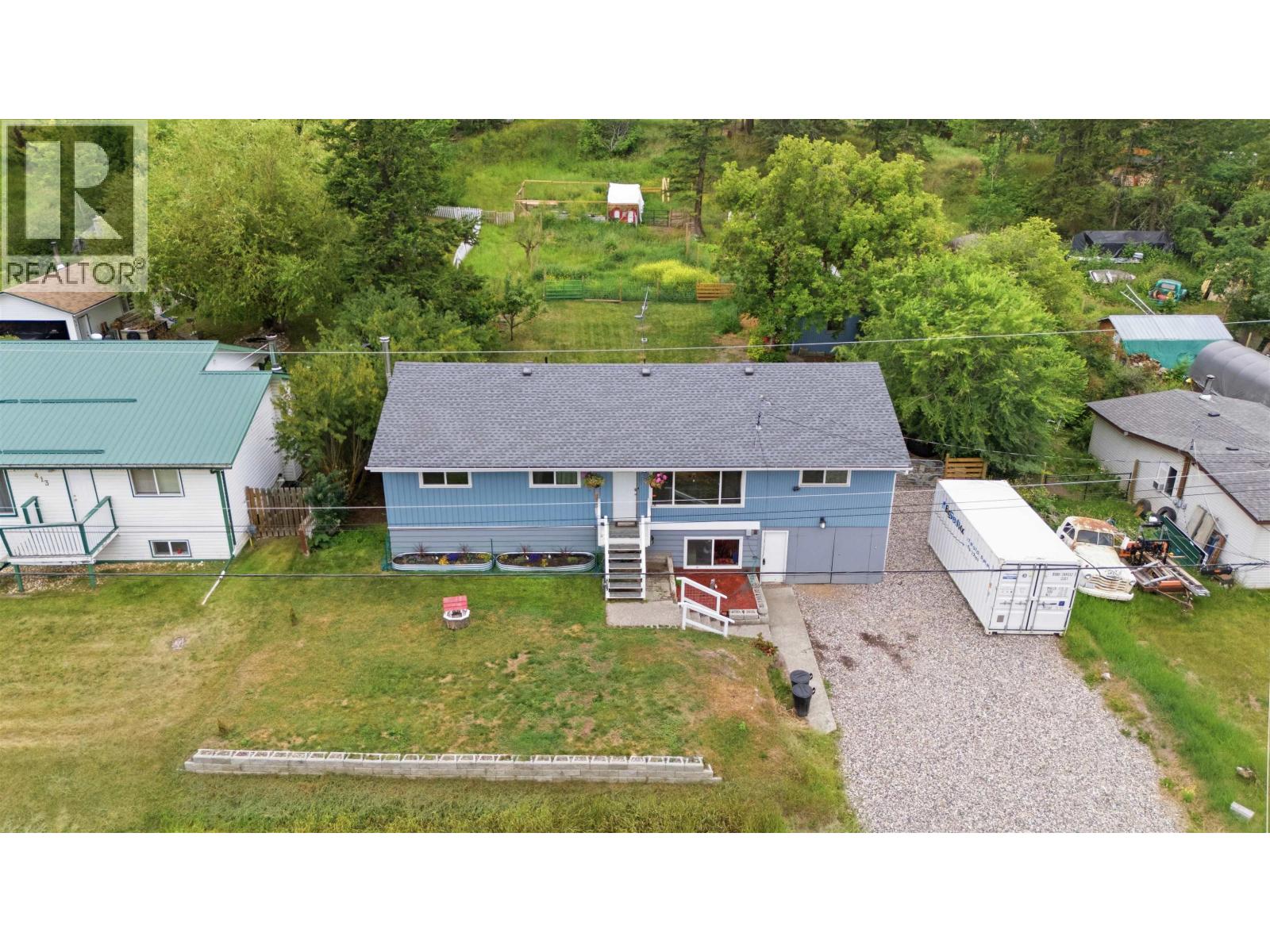 411 RICHARD STREET - 25