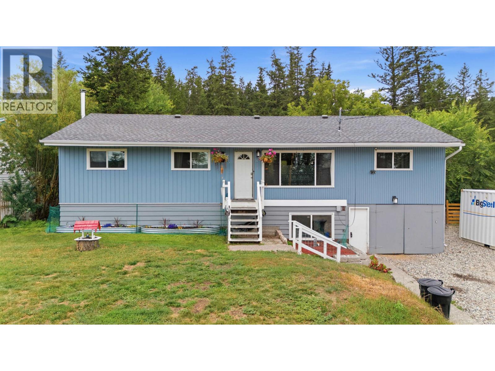 411 RICHARD STREET - 23
