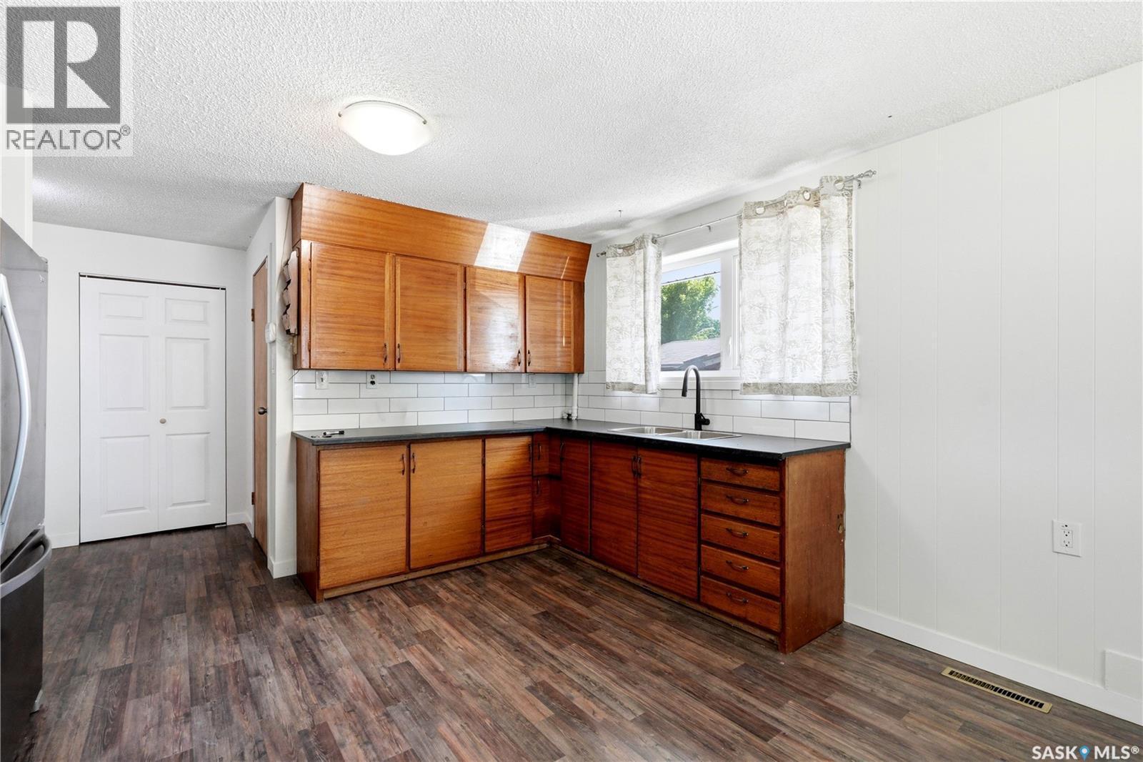 2525 McPherson AVENUE - 11