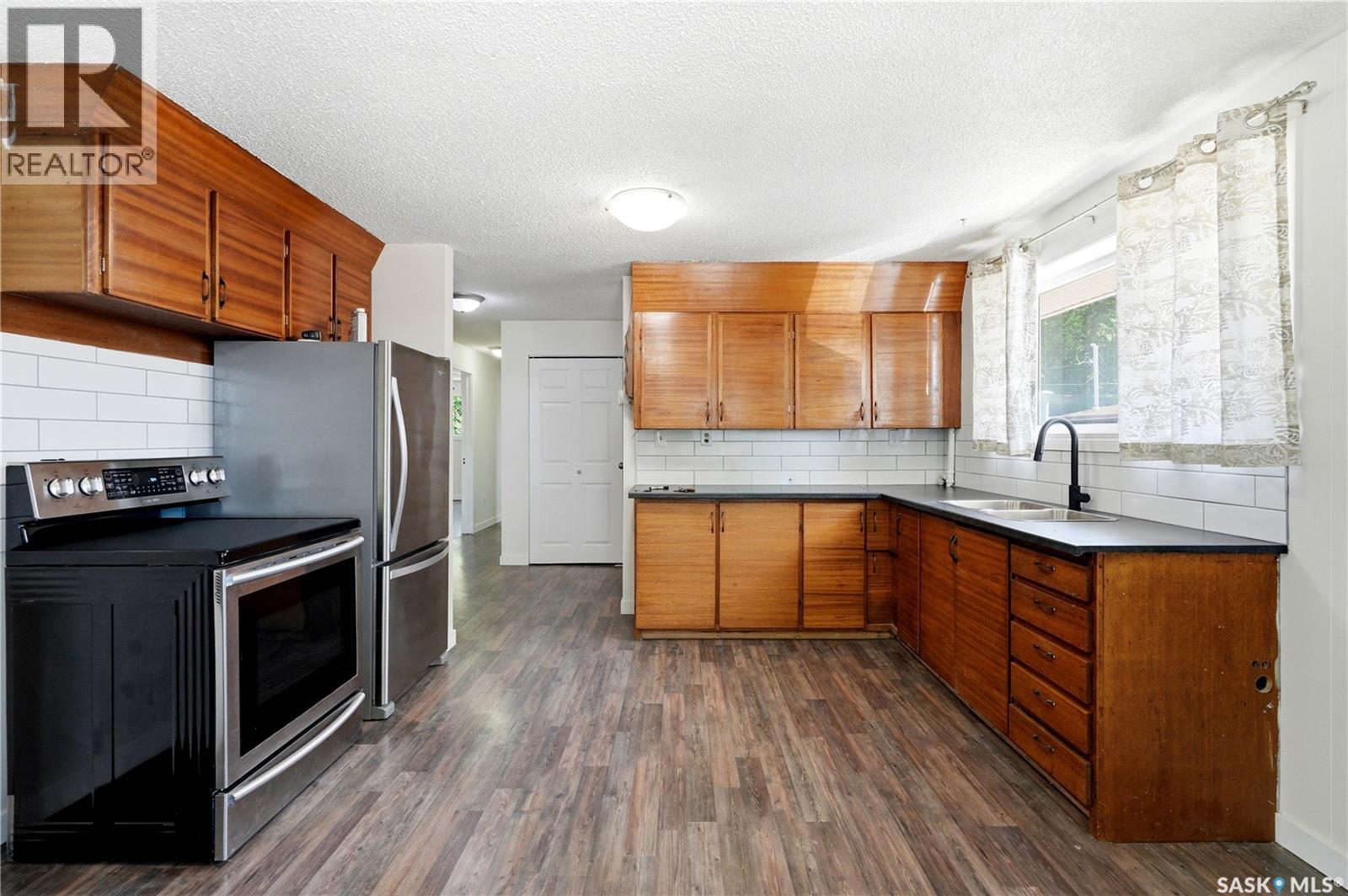 2525 McPherson AVENUE - 12