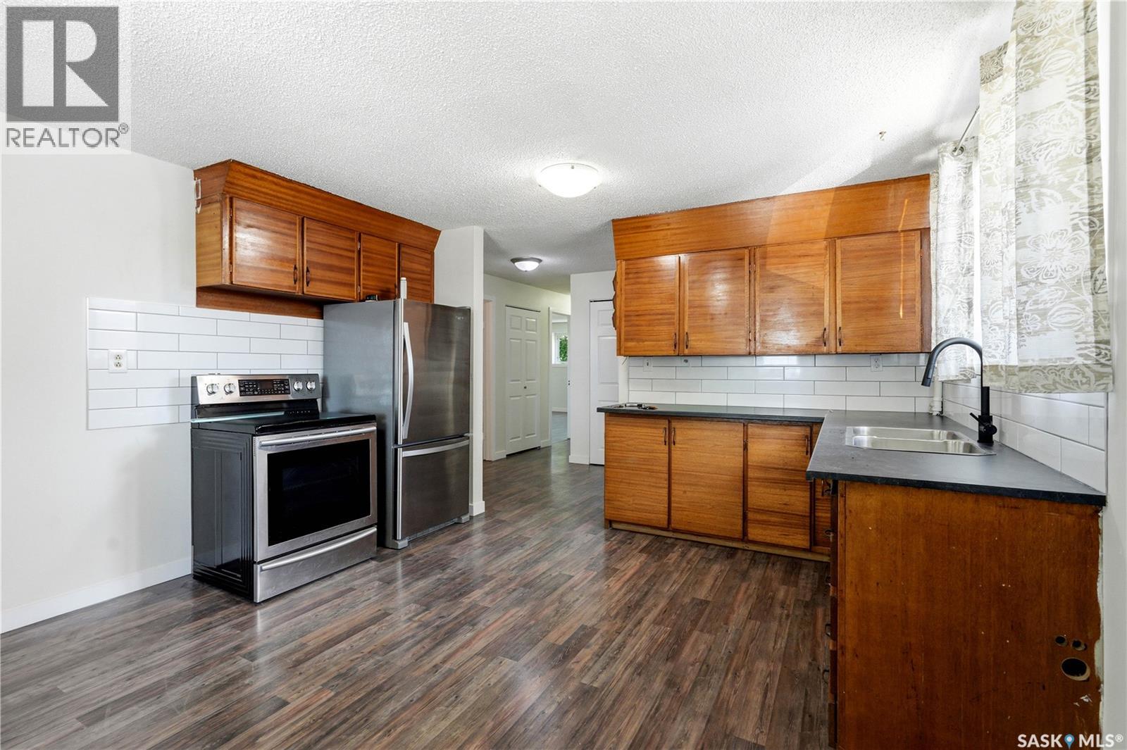 2525 McPherson AVENUE - 13