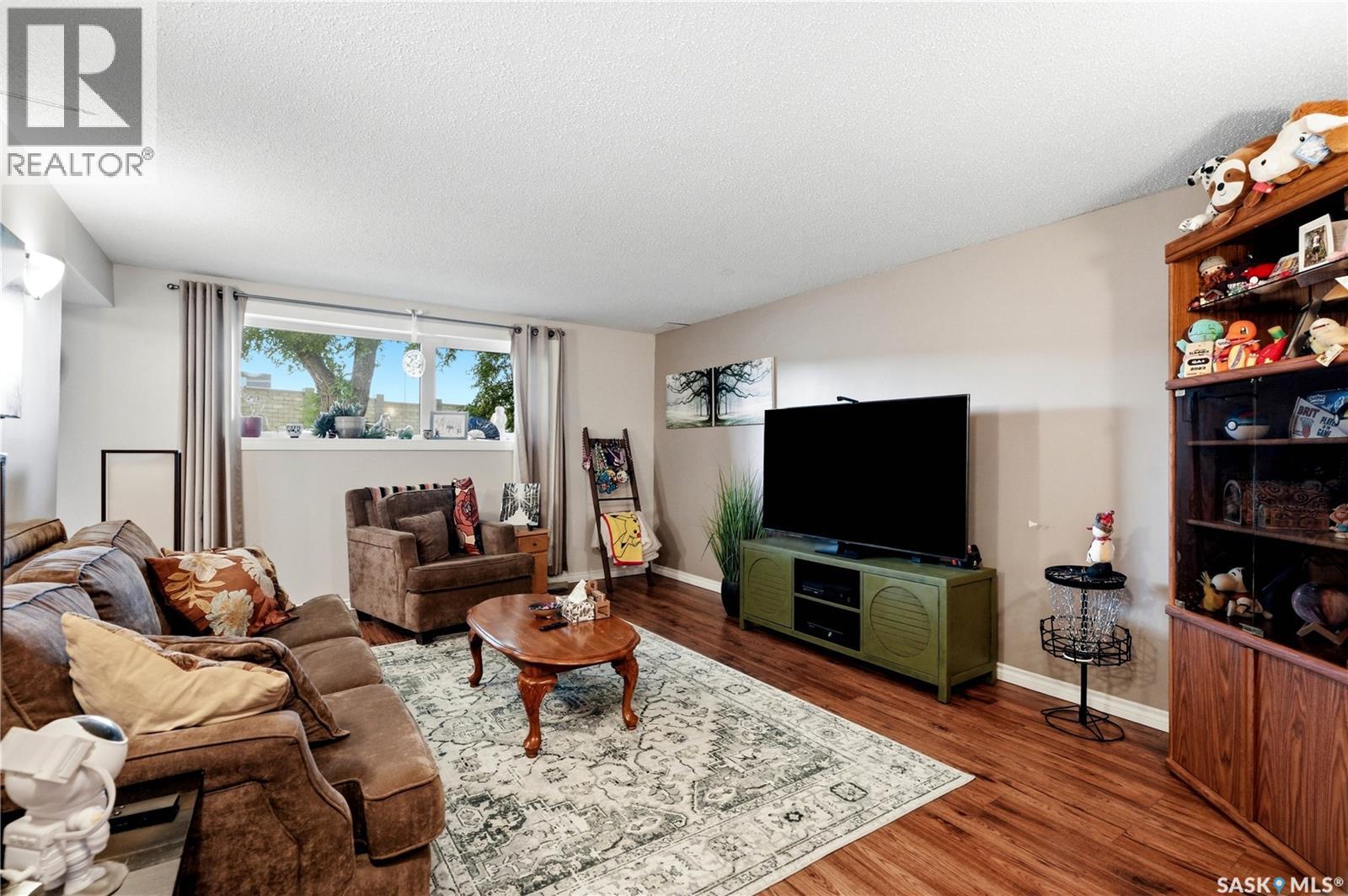 2525 McPherson AVENUE - 39