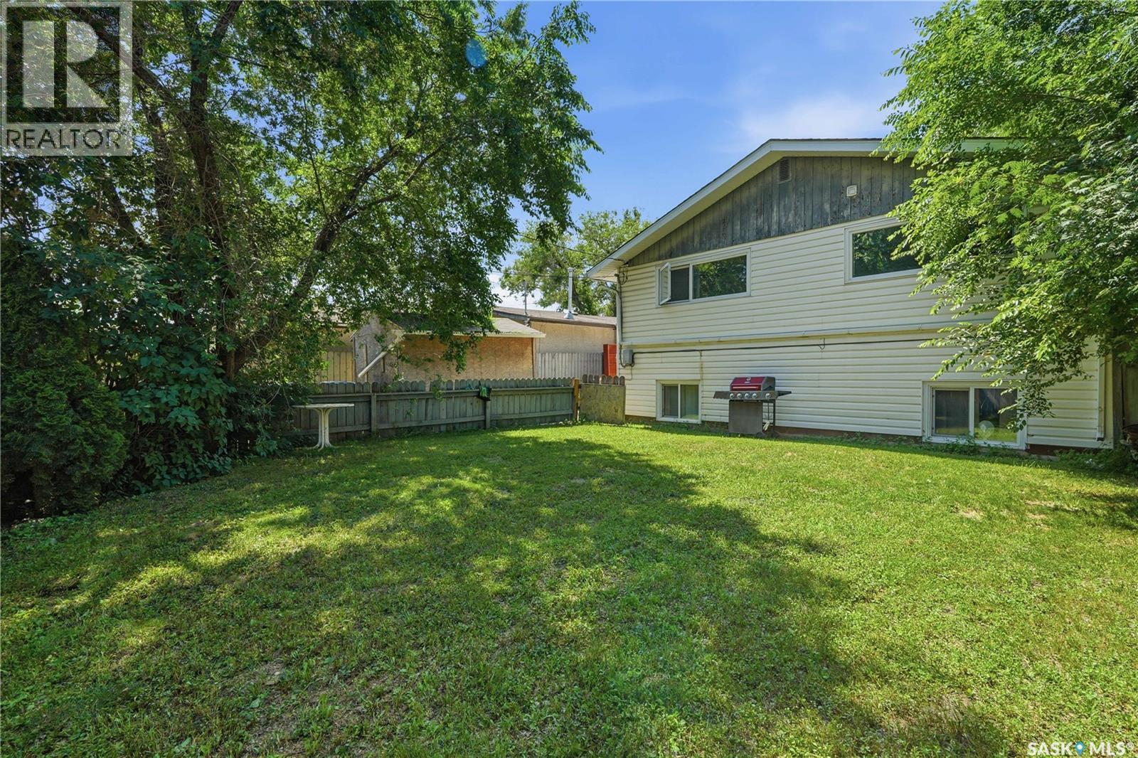 2525 McPherson AVENUE - 50